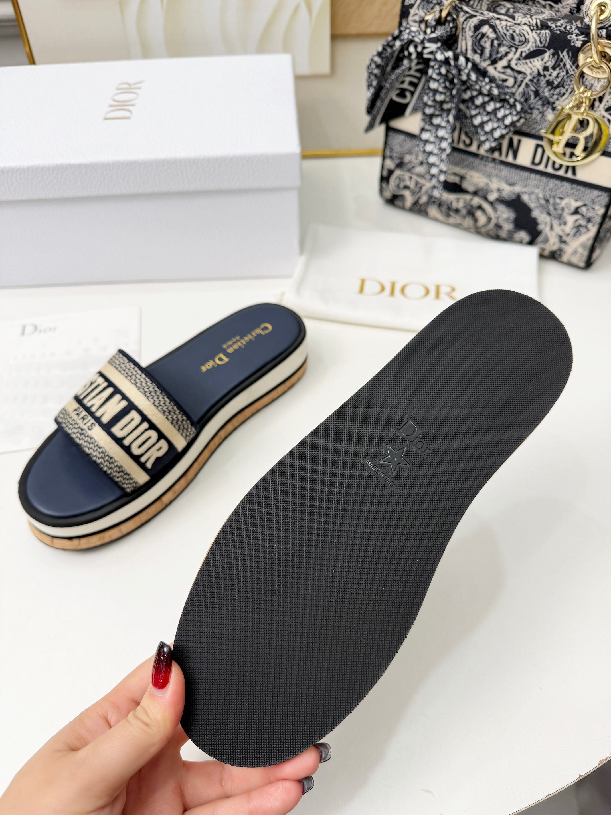 26SS 新 厚底 IVIETA AY フラットサンダル レディース