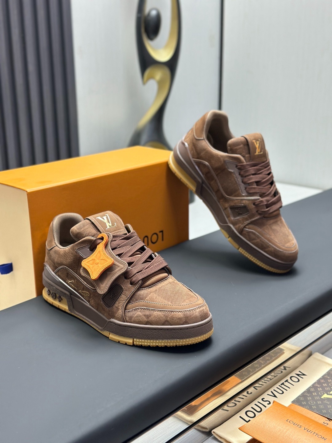 2026SS LV Trainer スニーカー ブラウン ユニセックス 