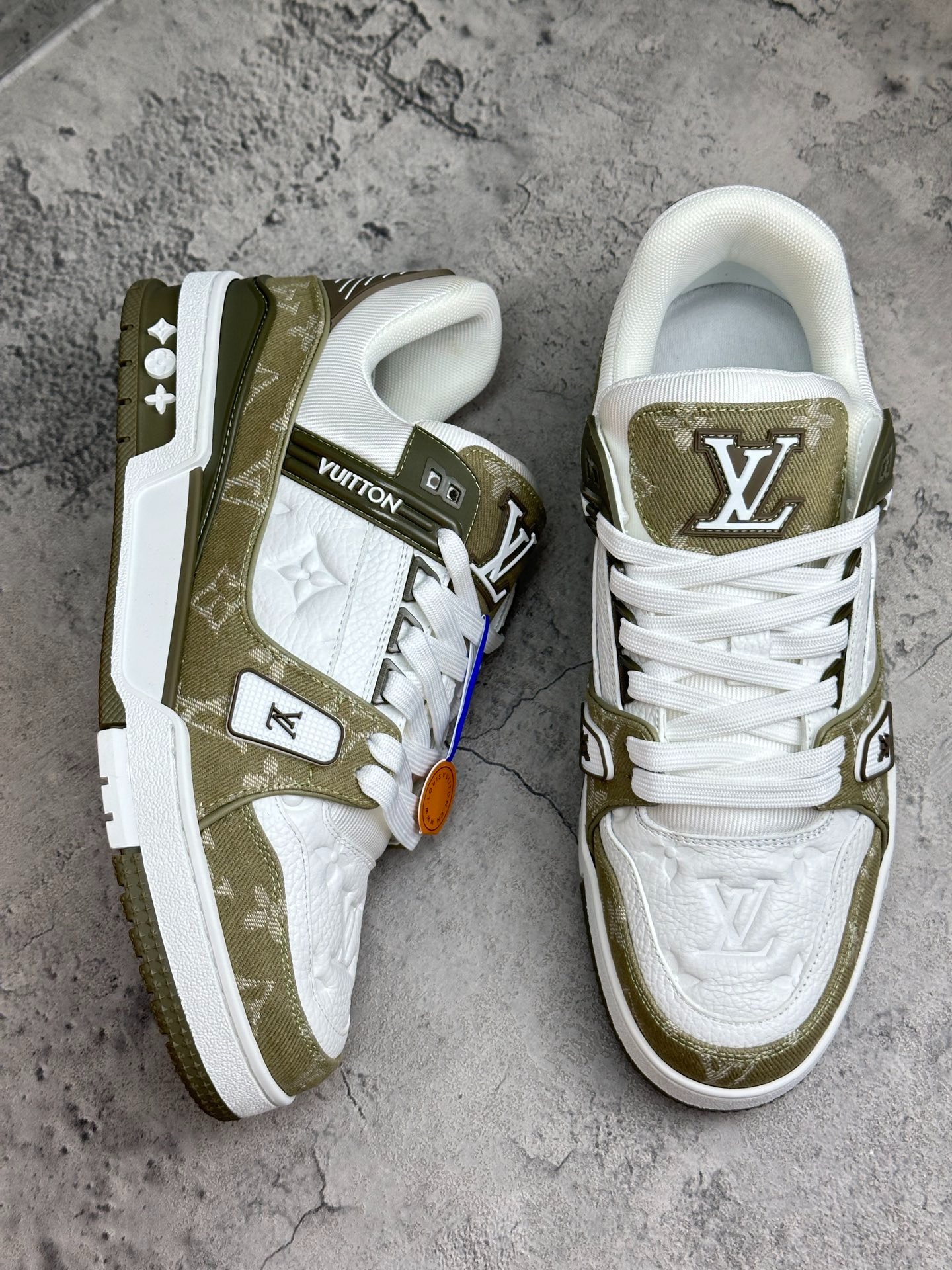 2026SS LV Trainer スニーカー  ユニセックス 