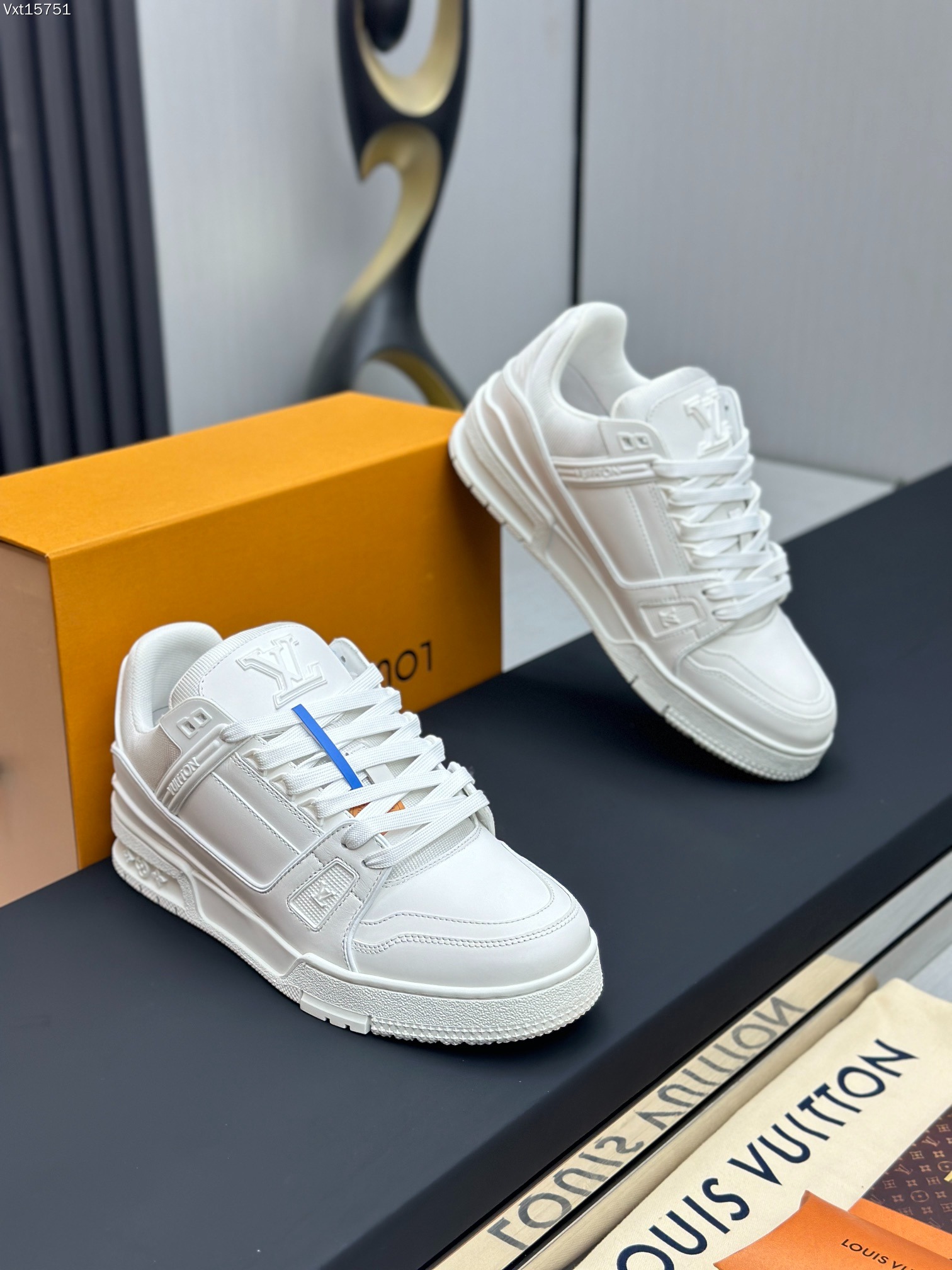 2026SS LV Trainer スニーカー ユニセックス