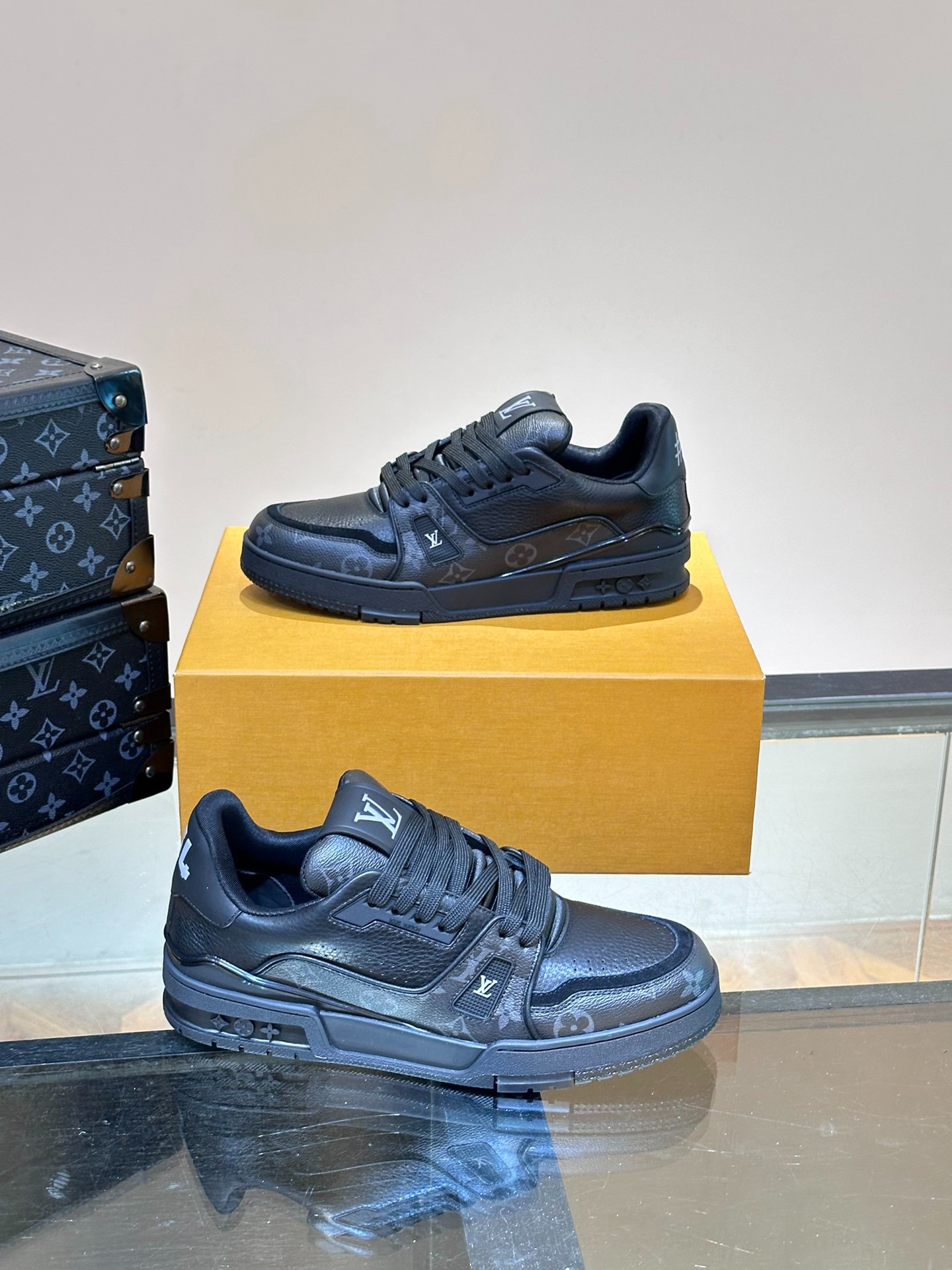 2026SS LV Trainer スニーカー ブラック ユニセックス 