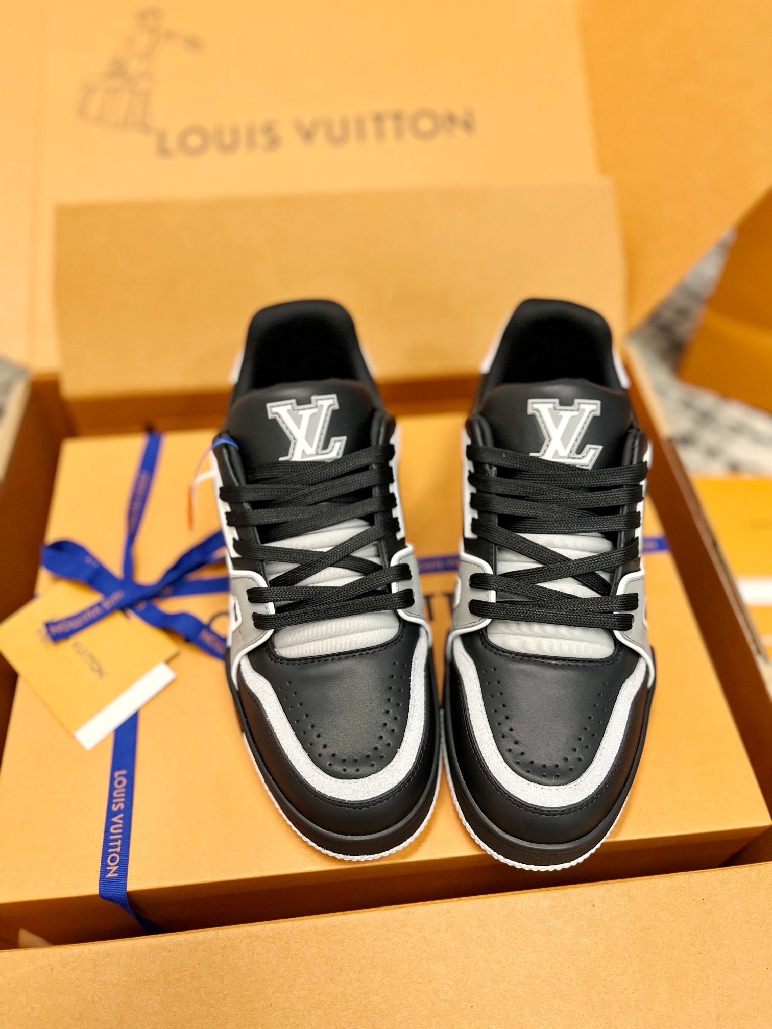 2026SS LV Trainer スニーカー ブラック ユニセックス 