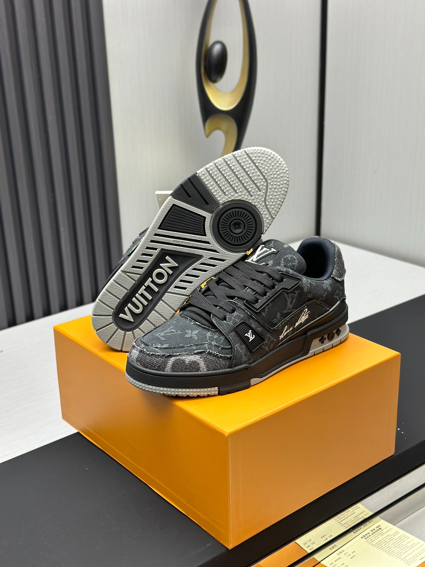 2026SS LV Trainer スニーカー ブラック ユニセックス 
