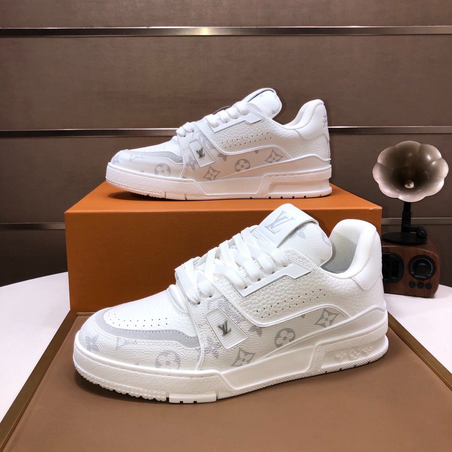 2026SS LV Trainer スニーカー ユニセックス 
