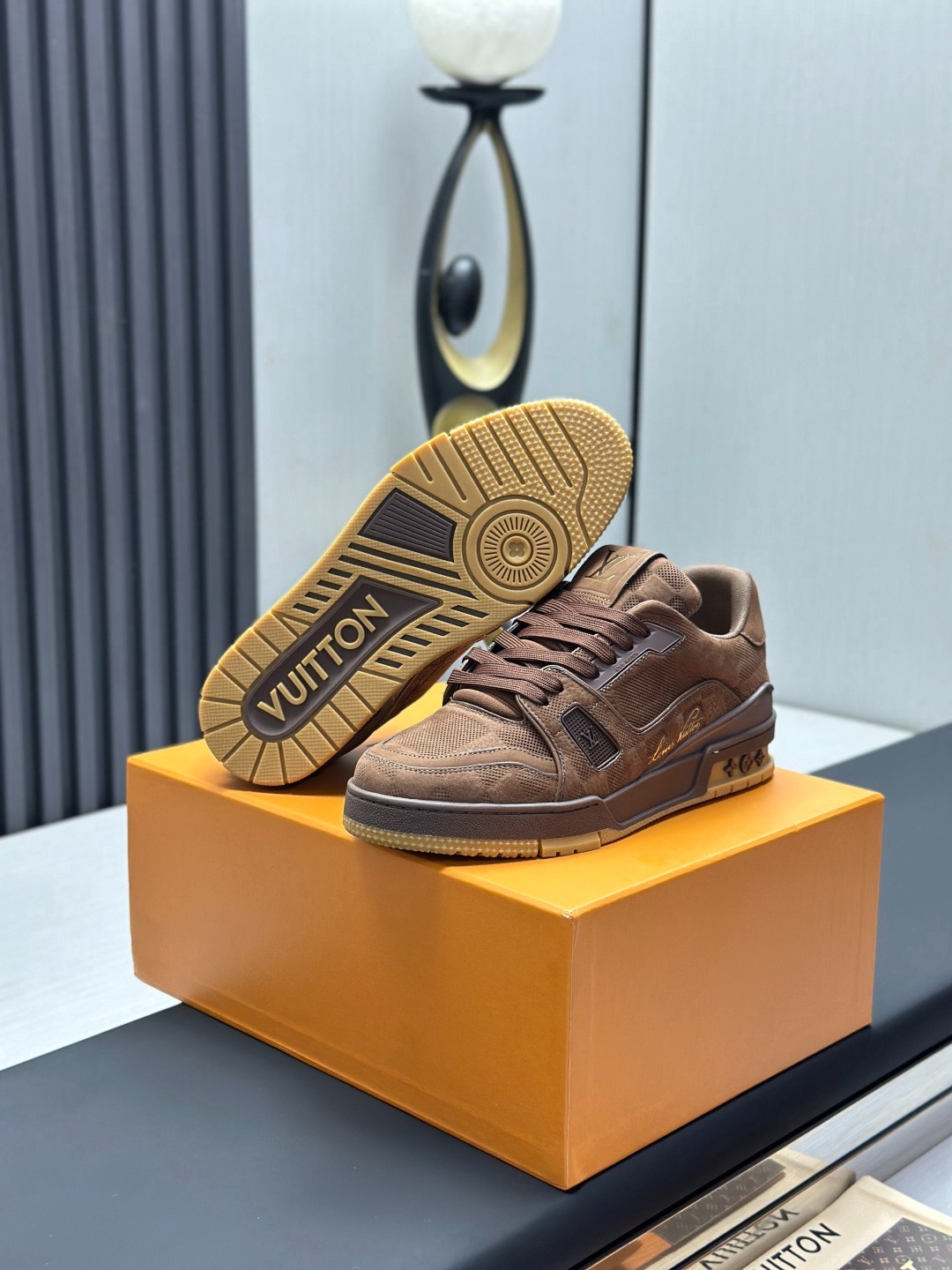 2026SS LV Trainer スニーカー ブラウン ユニセックス 