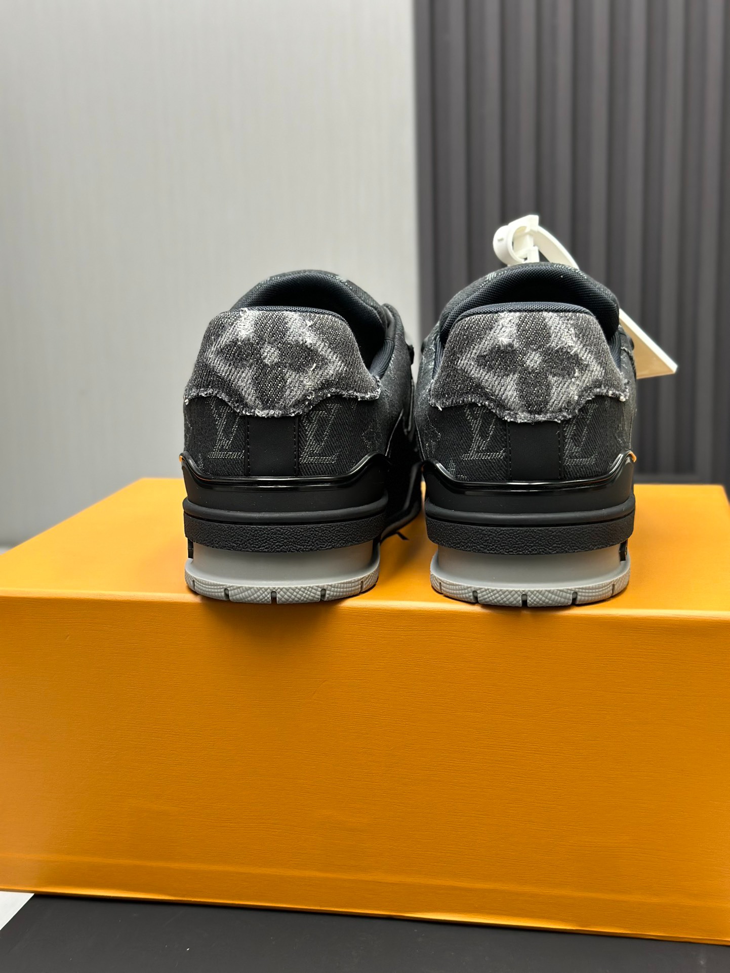2026SS LV Trainer スニーカー ブラック ユニセックス 