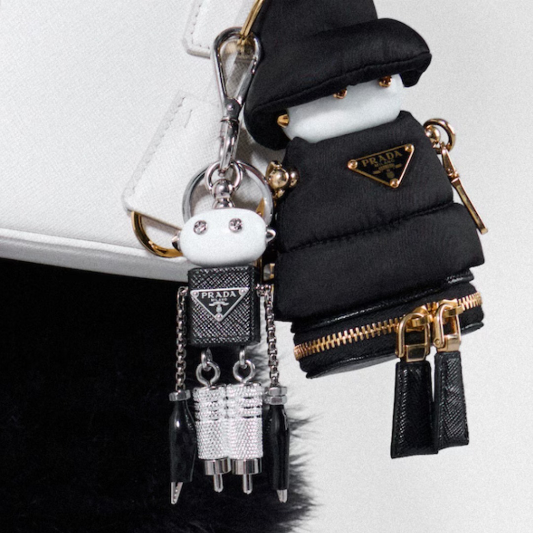 25ans掲載】PRADA◇サフィアーノレザー ロボットキーリング