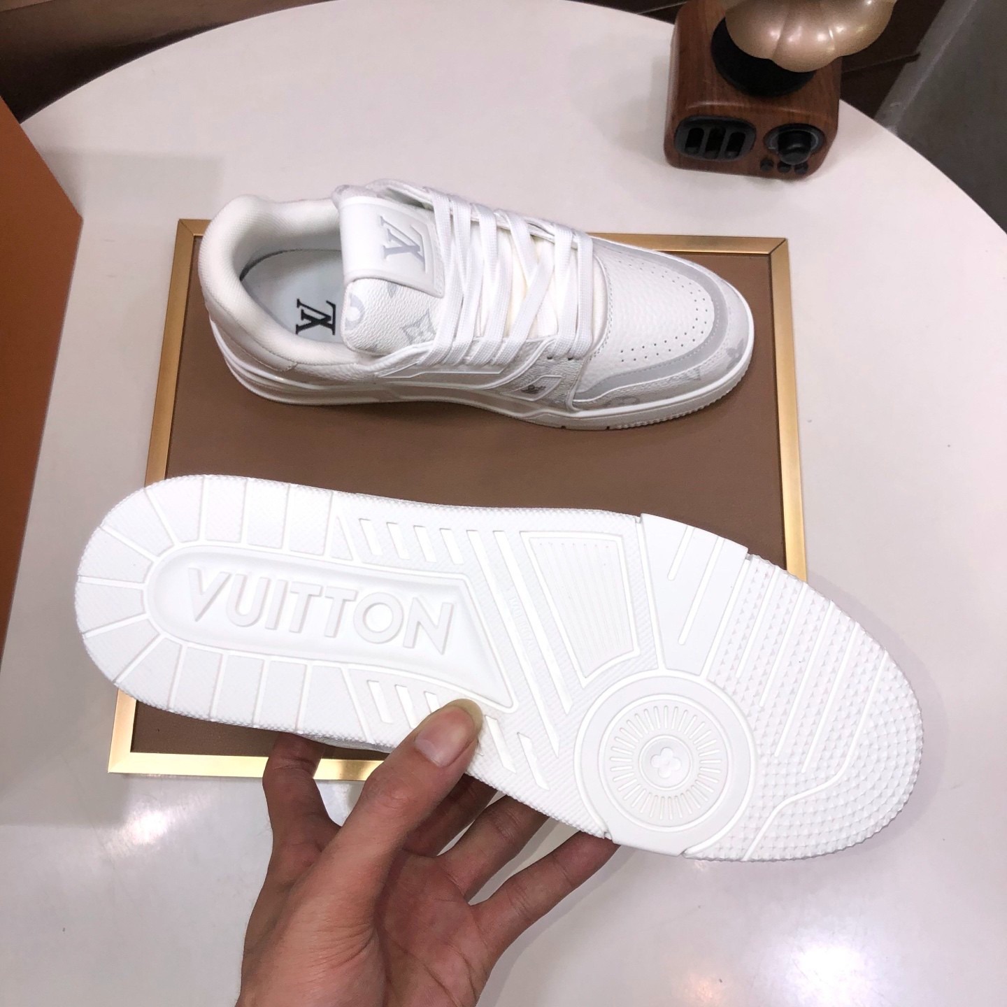 2026SS LV Trainer スニーカー ユニセックス 