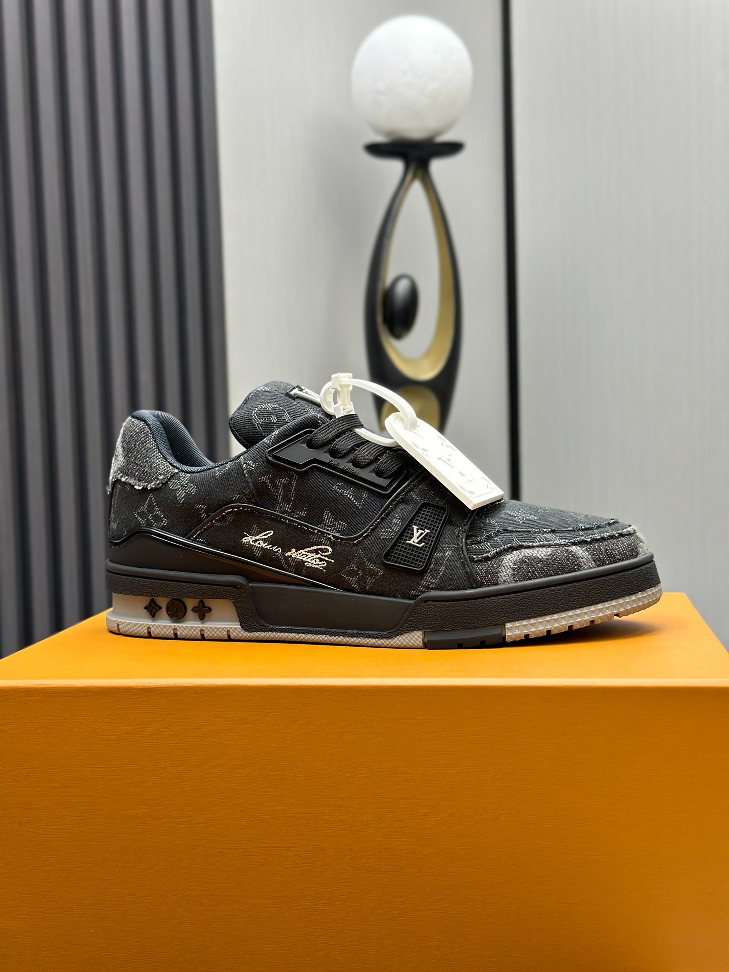 2026SS LV Trainer スニーカー ブラック ユニセックス 