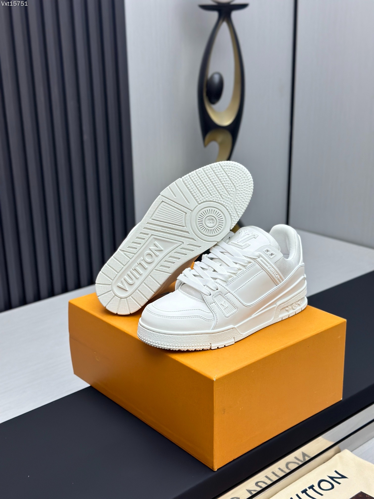 2026SS LV Trainer スニーカー ユニセックス