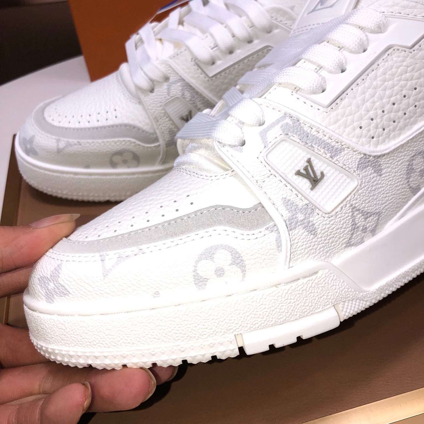 2026SS LV Trainer スニーカー ユニセックス 