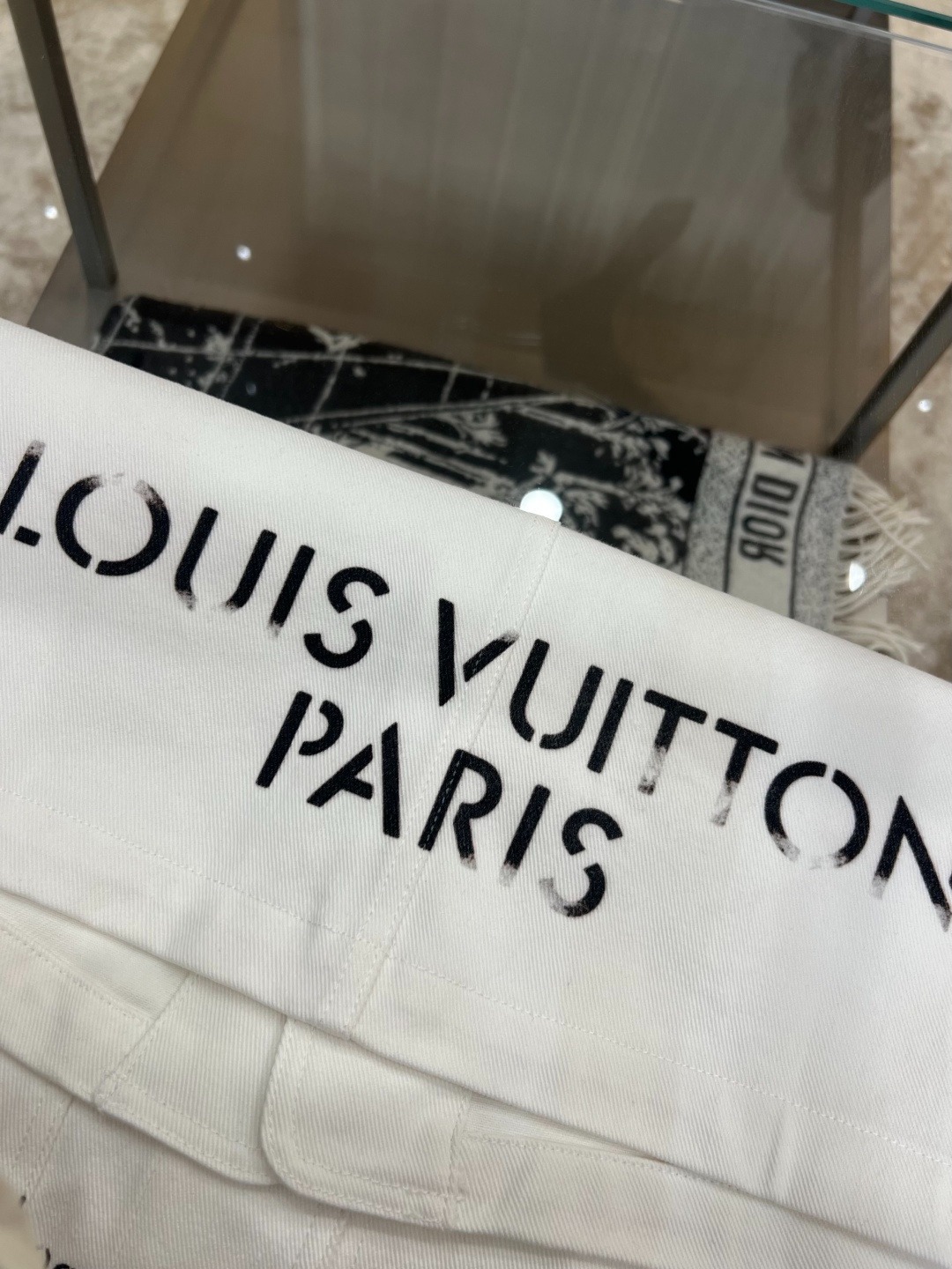 新作 LV FW26 メンズ プリント入りコットン製シングルブレスト長袖シャツ