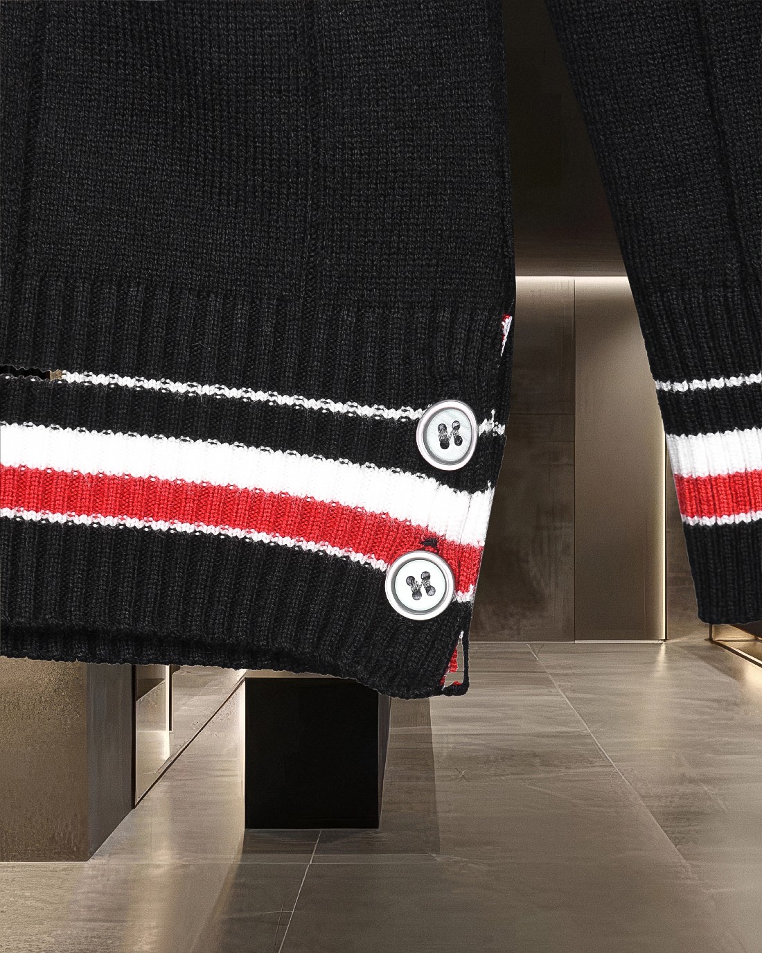 【THOM BROWNE】トム・ブラウン長袖 セーター 男女兼用！