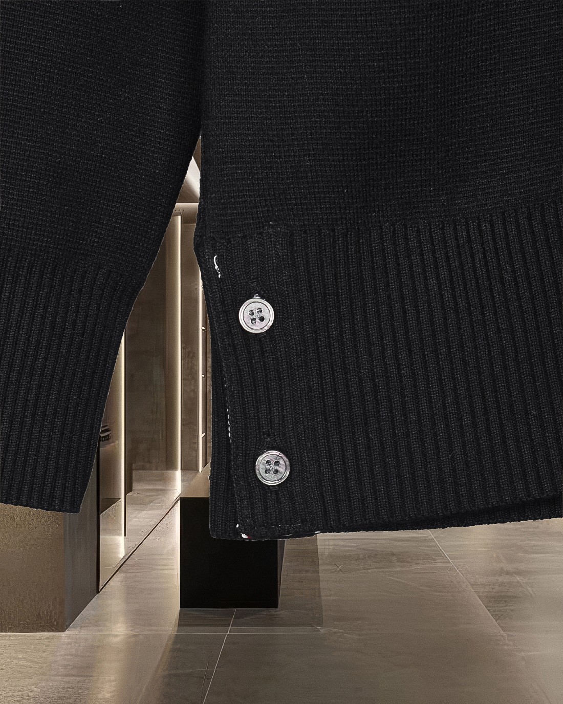 【THOM BROWNE】トム・ブラウン長袖 セーター 男女兼用！