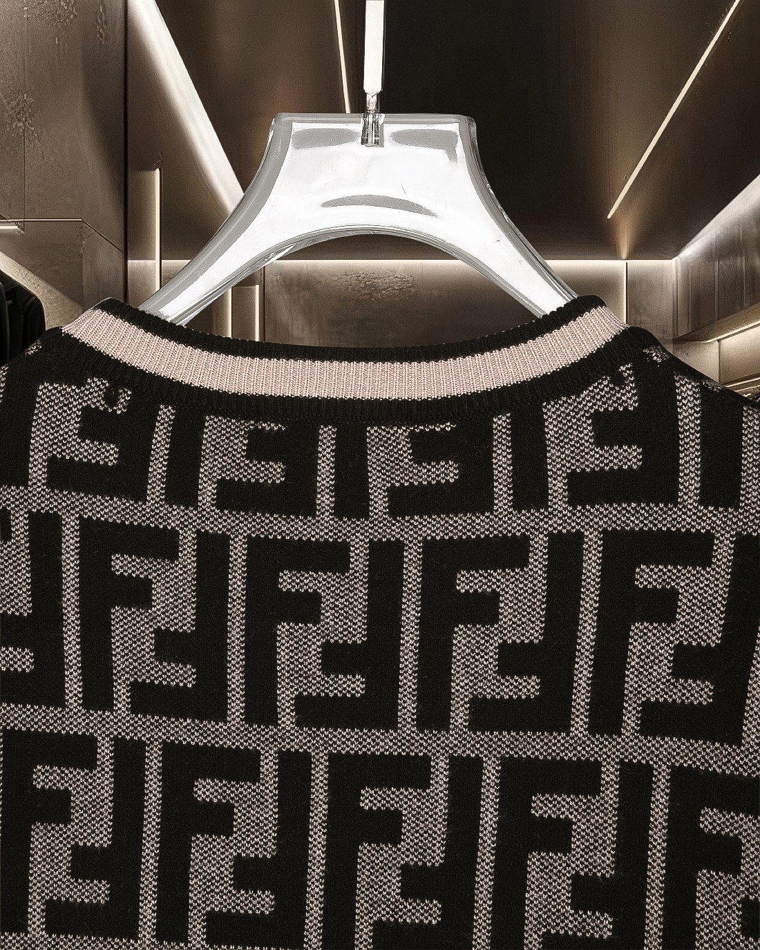 【FENDI】フェンディ長袖 セーター 男女兼用！