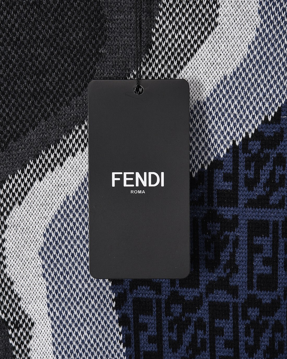 【FENDI】フェンディ長袖 セーター 男女兼用！