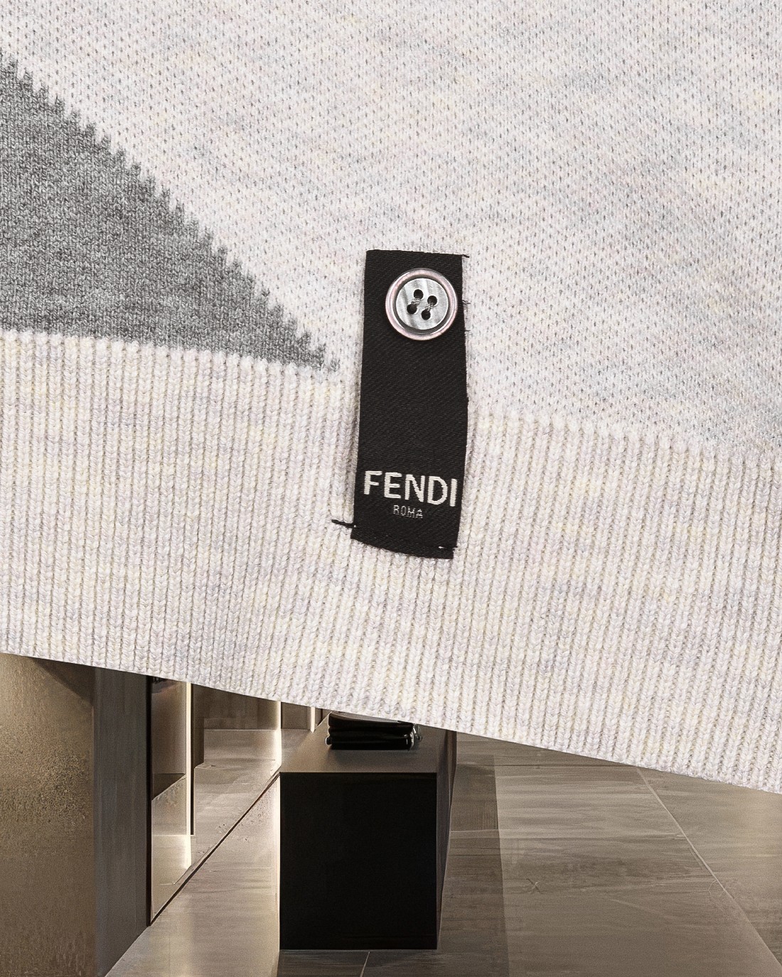 【FENDI】フェンディ長袖 セーター 男女兼用！