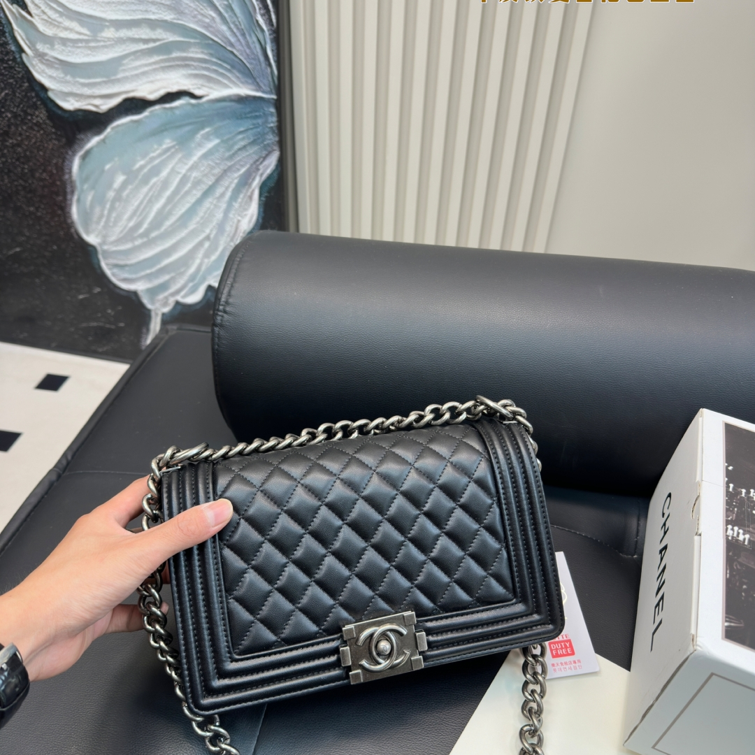 シャネル(Chanel)  Leboy チェーン バッグ  24X15mm