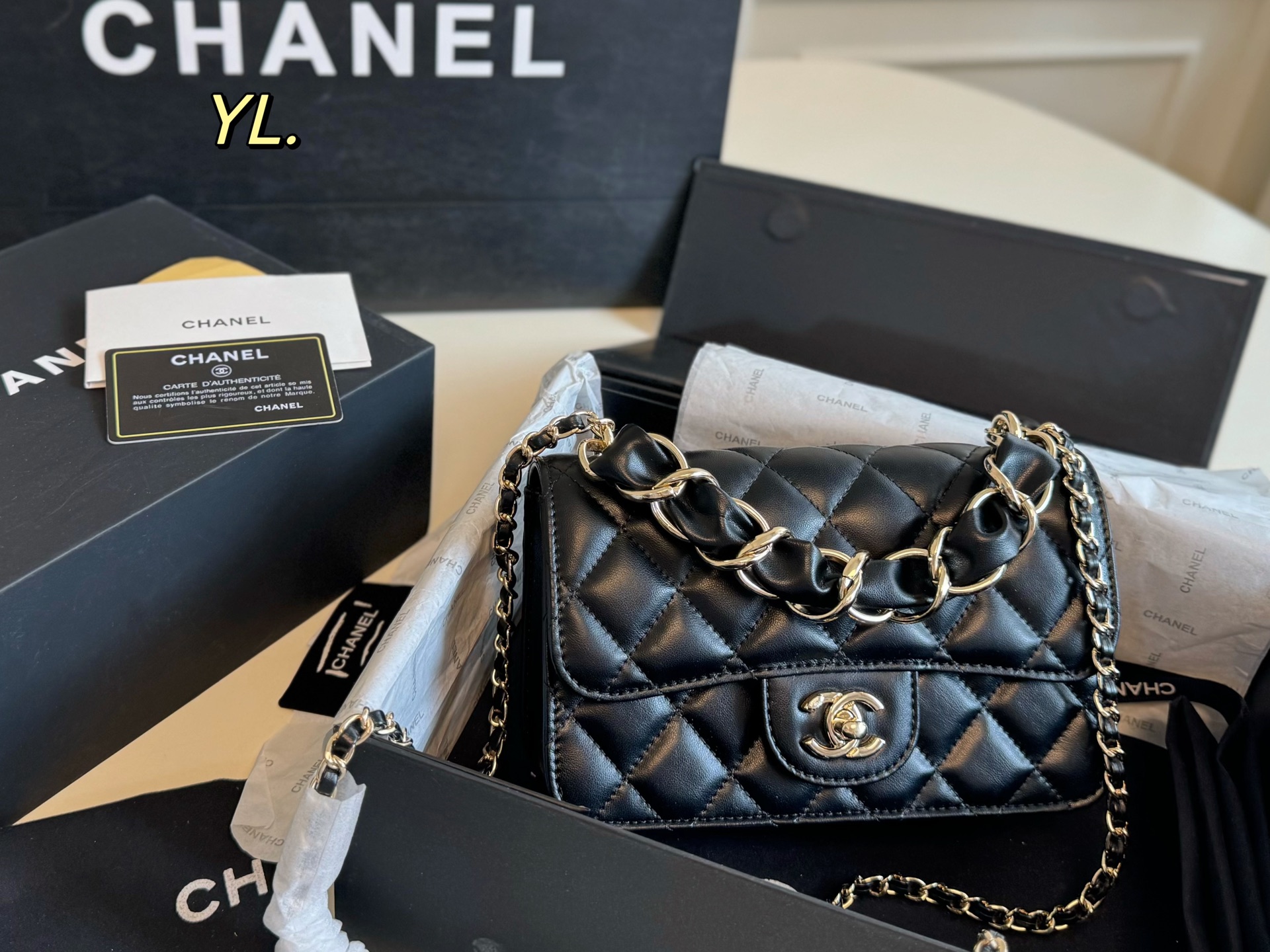 シャネル(Chanel)  25B チェーン ハンドル バッグ  20X13mm