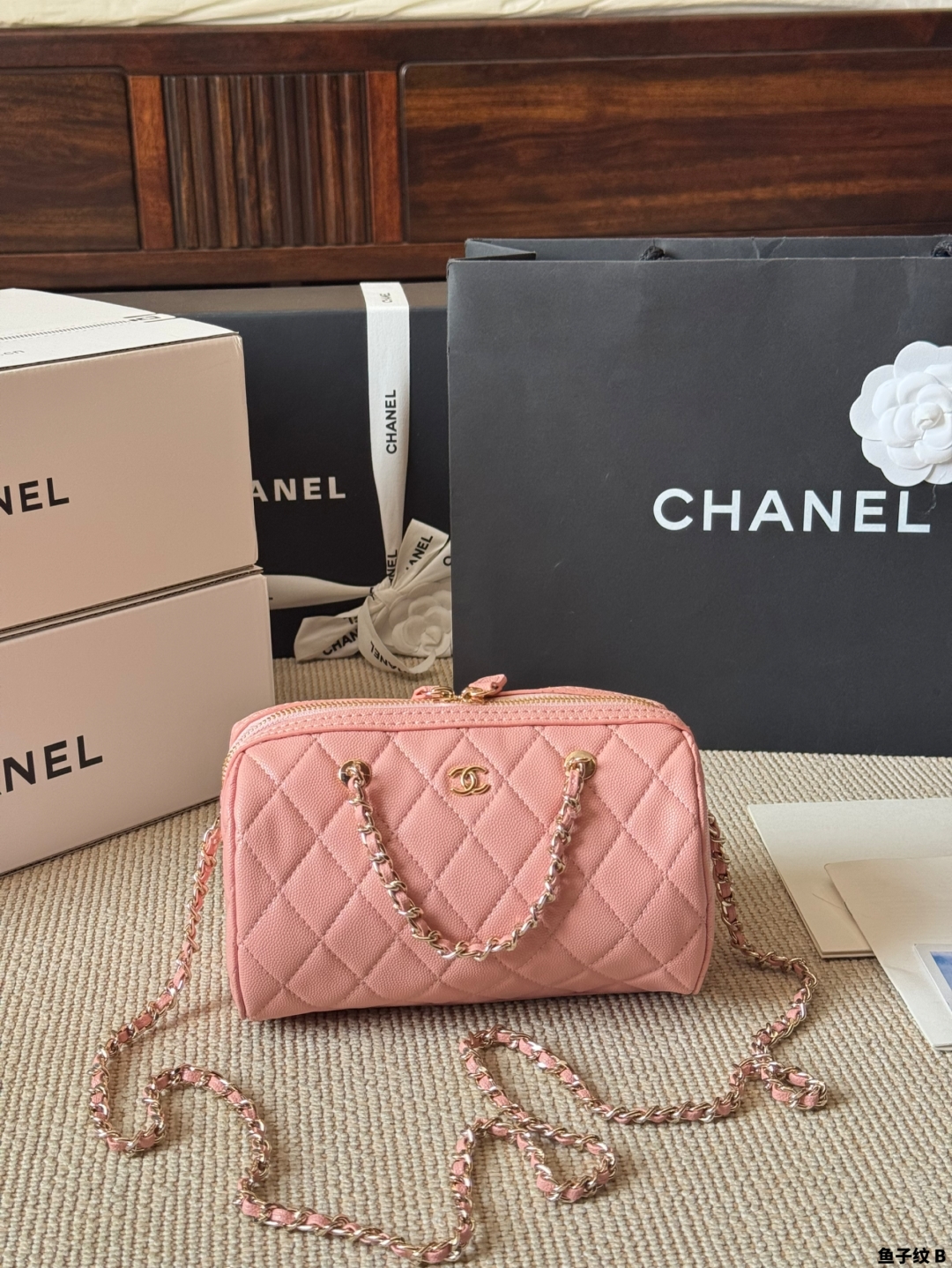 シャネル(Chanel)  新作 25P バッグ  19x12cm