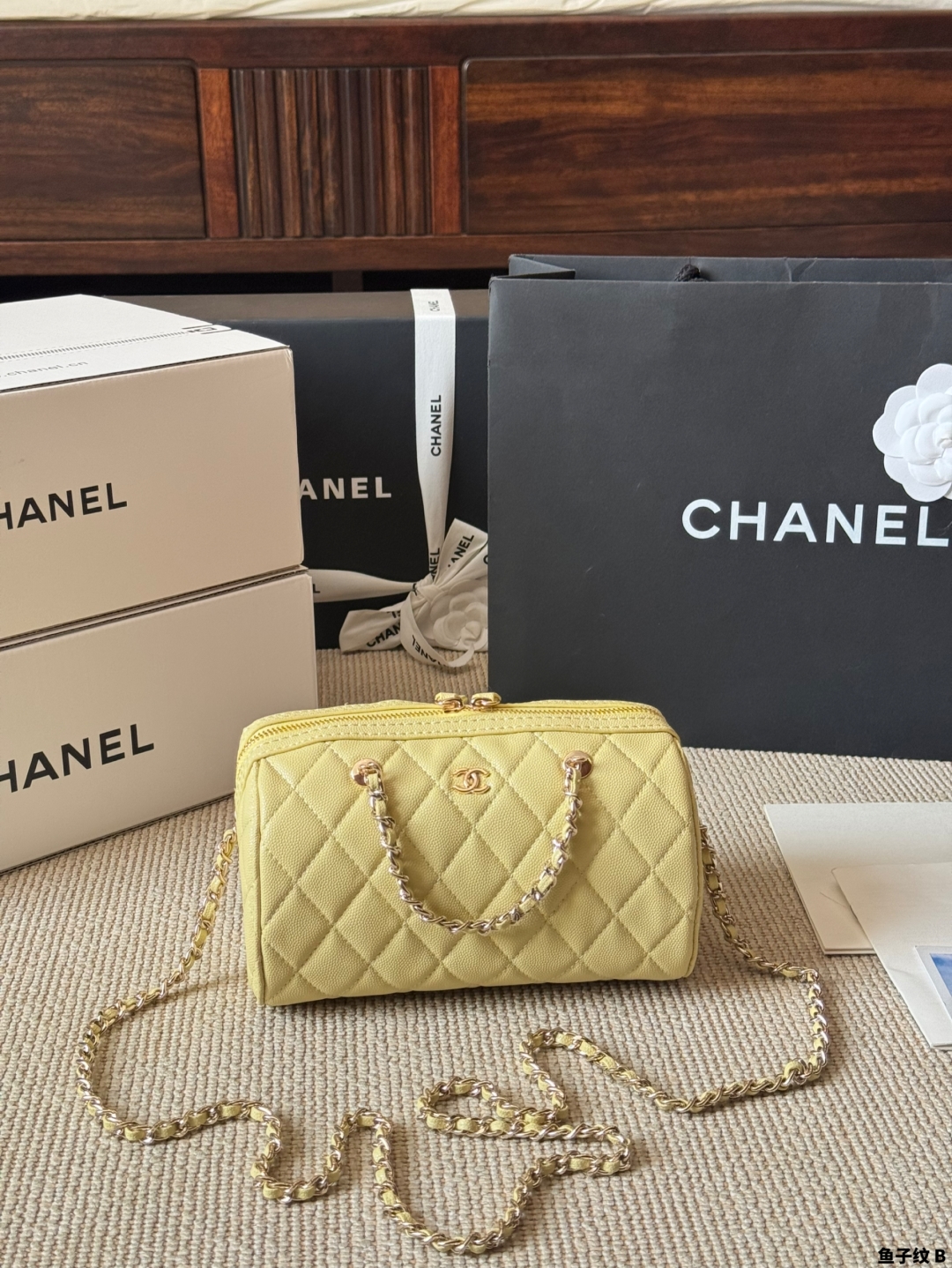 シャネル(Chanel)  新作 25P バッグ  19x12cm