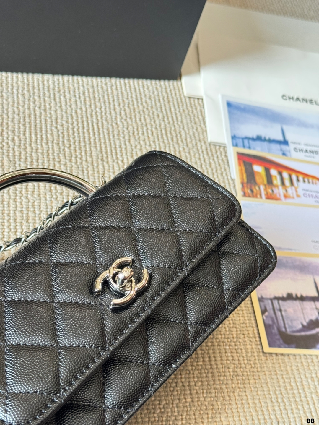 シャネル(Chanel)  新作 25P バッグ  19x12cm