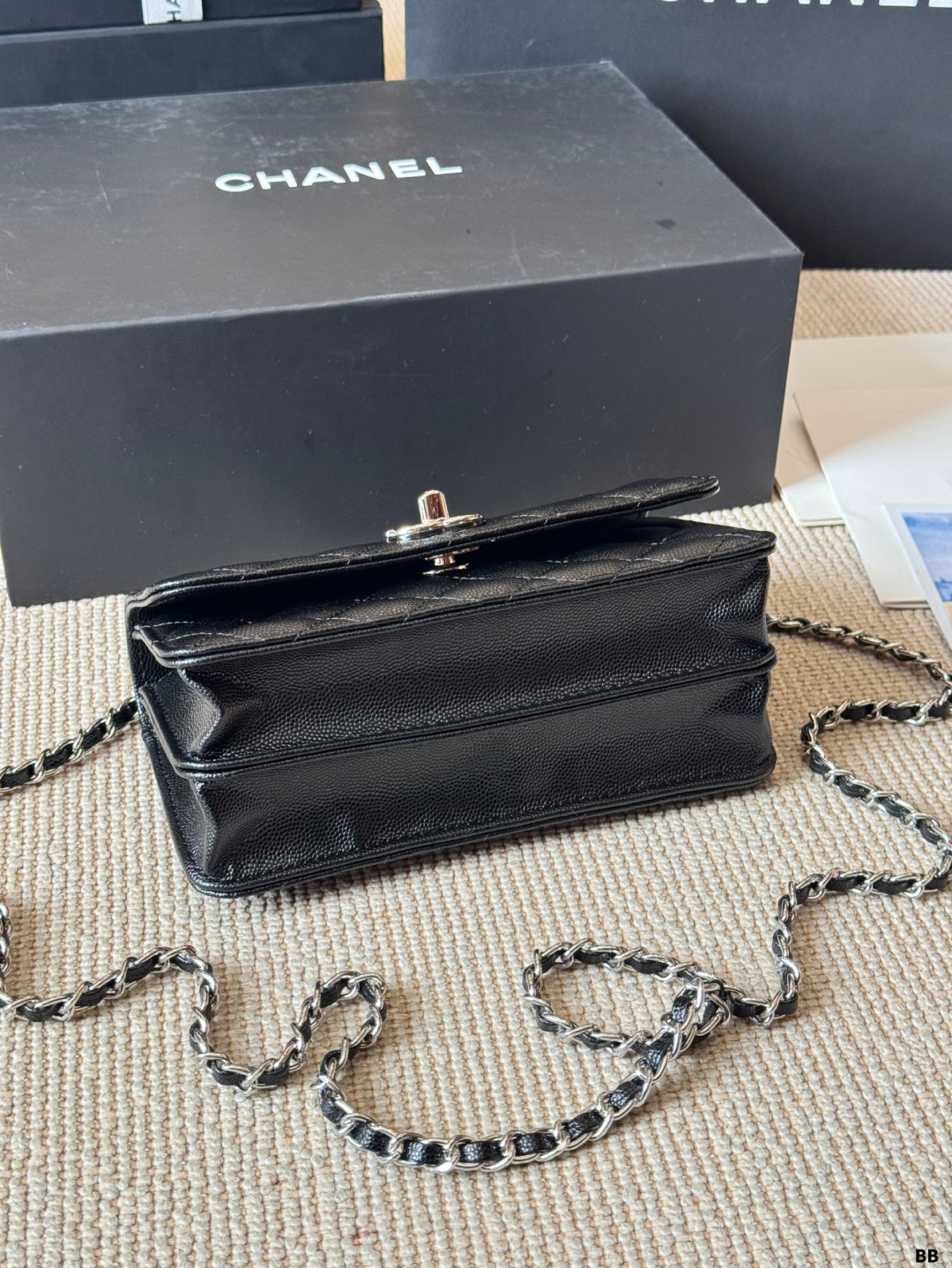 シャネル(Chanel)  新作 25P バッグ  19x12cm