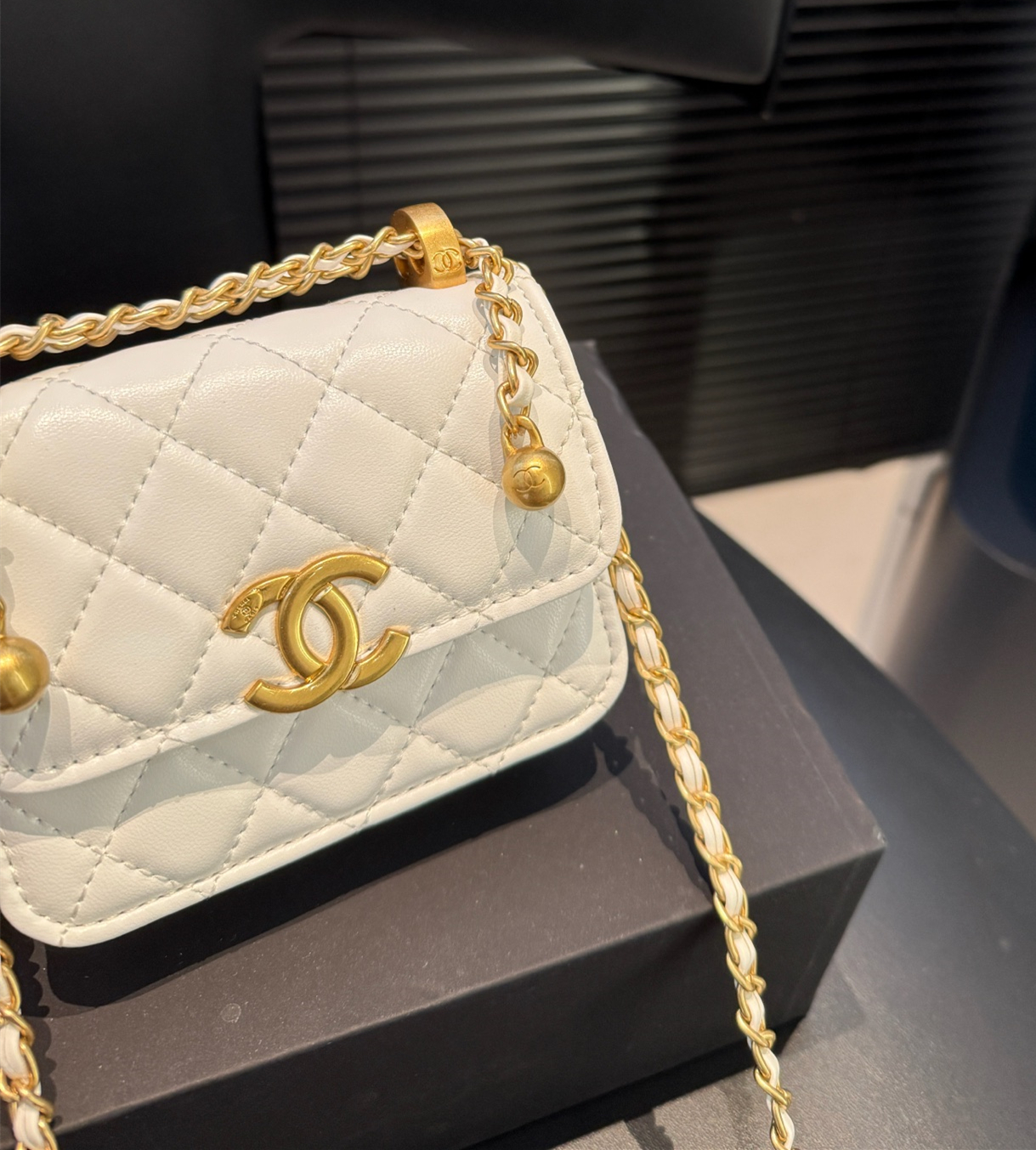 シャネル(Chanel)  新作 25C チェーン ミニ 財布  12.5X9.5cm