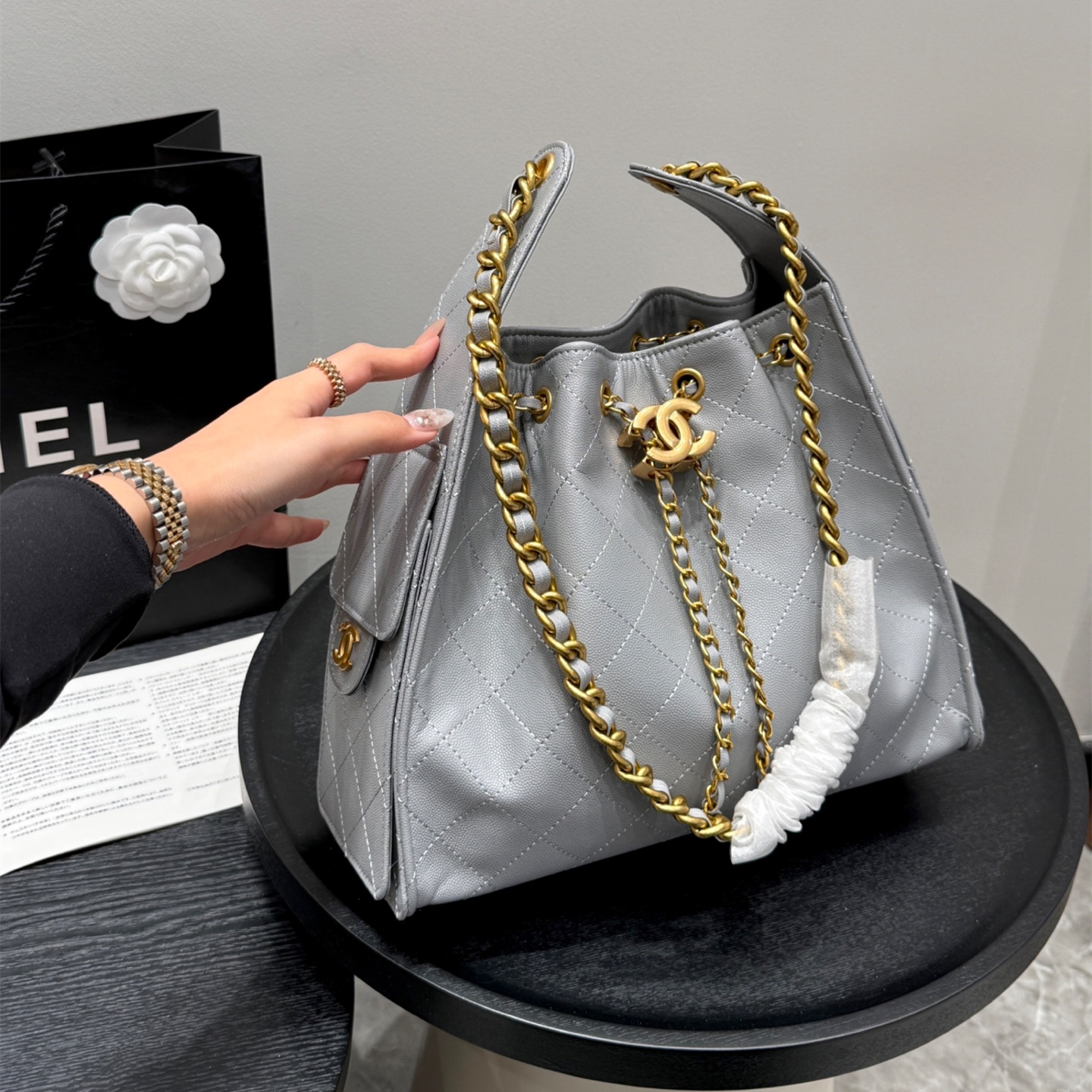 シャネル(Chanel)  HOBO バッグ  30X24cm