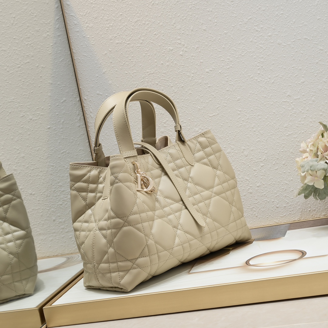 ディオール(Dior) Toujours  バッグ  23x15x15cm or 28.5x19x21cm