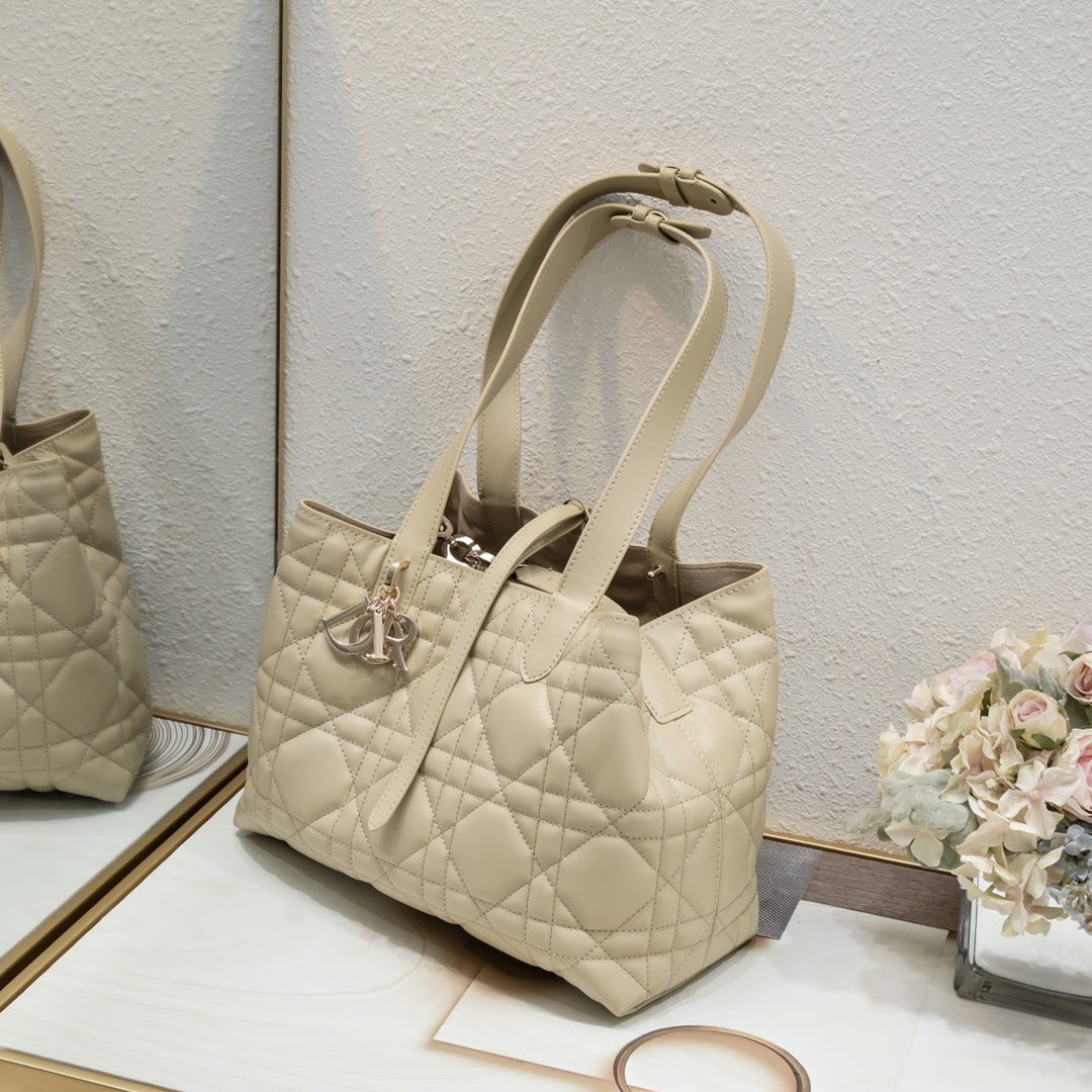 ディオール(Dior) Toujours  バッグ  23x15x15cm or 28.5x19x21cm
