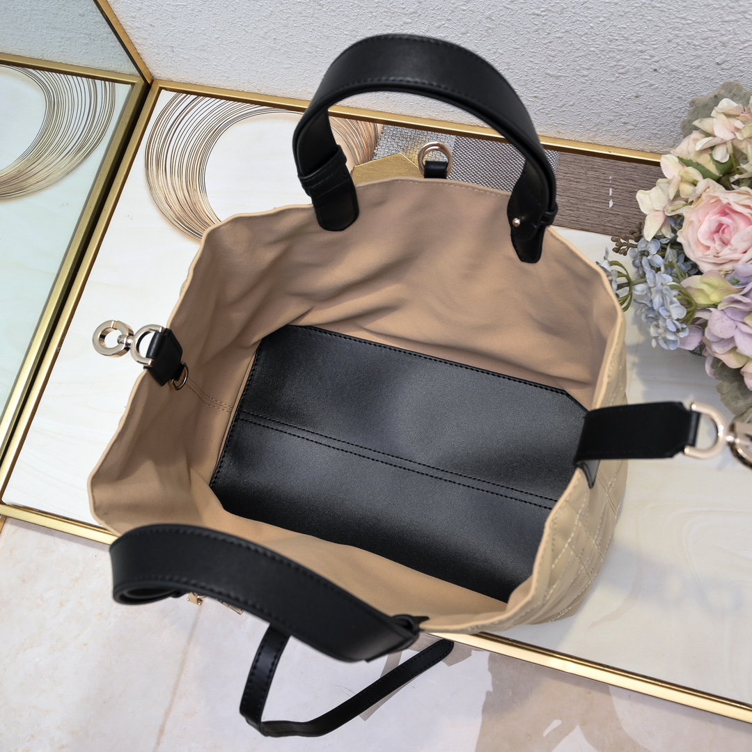 ディオール(Dior) Toujours  バッグ  23x15x15cm or 28.5x19x21cm