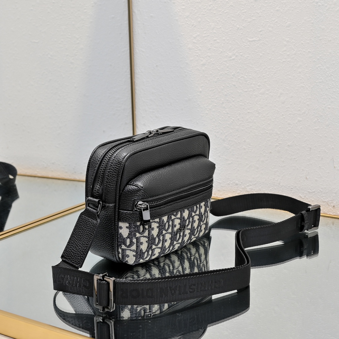 ディオール(Dior) Rider 2.0 バッグ  ショルダー 18.5×13.5×7cm