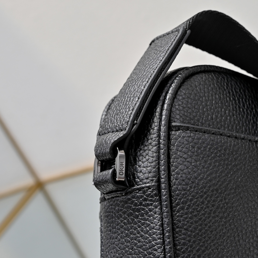 ディオール(Dior) Rider 2.0 バッグ  ショルダー 18.5×13.5×7cm