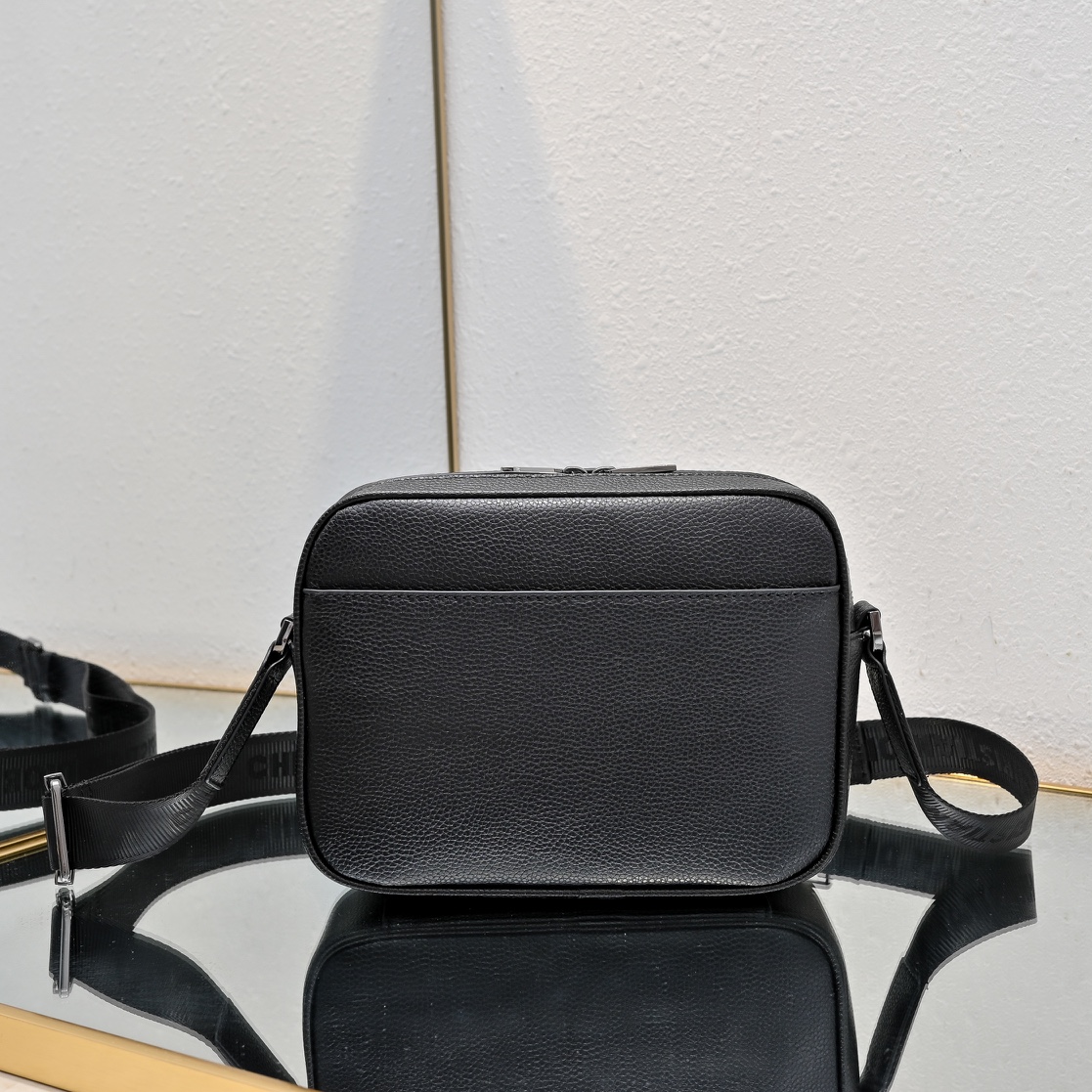 ディオール(Dior) Rider 2.0 バッグ  ショルダー 23 x 17 x 7.5cm