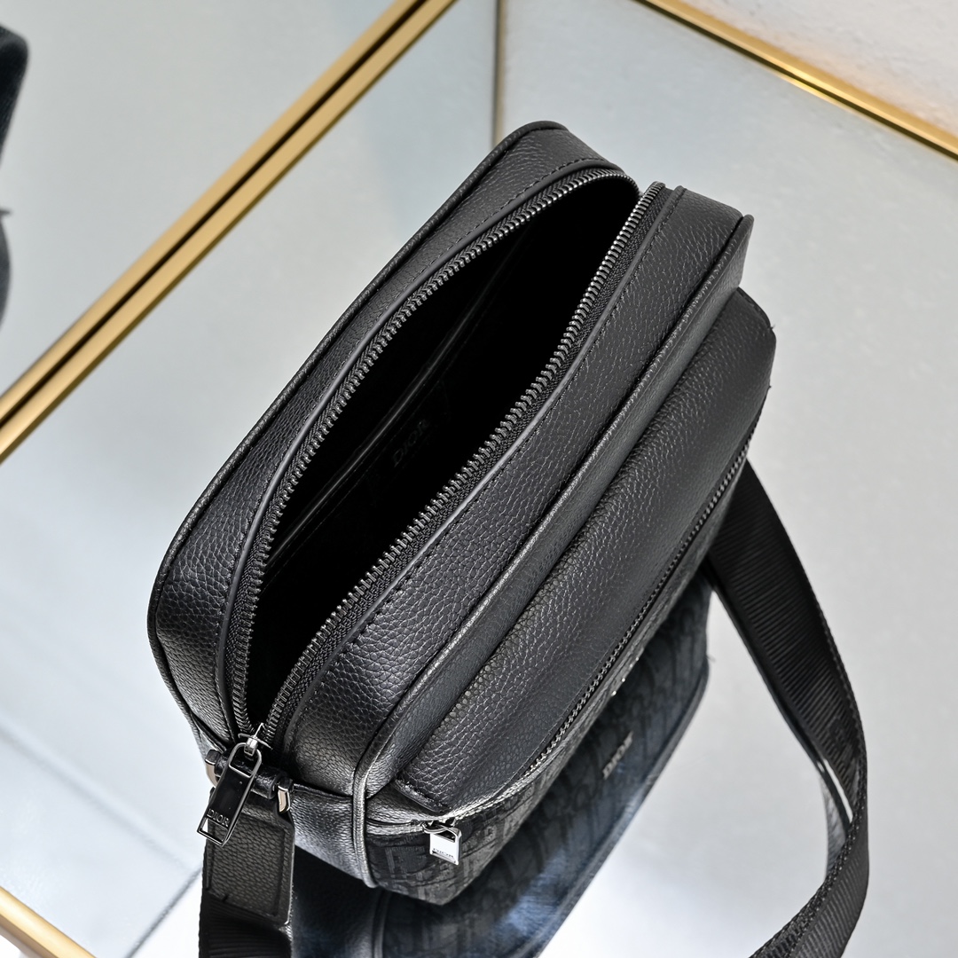 ディオール(Dior) Rider 2.0 バッグ  ショルダー 23 x 17 x 7.5cm