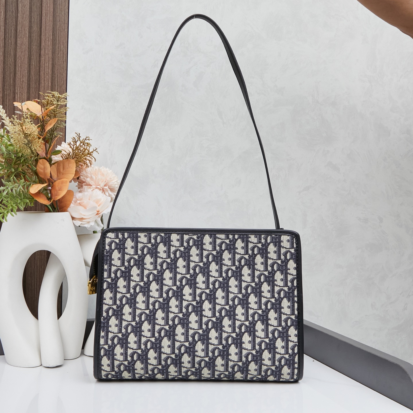 ディオール(Dior) MONTAIGNE POUCH バッグ  ショルダー 27 x 20 x 6cm