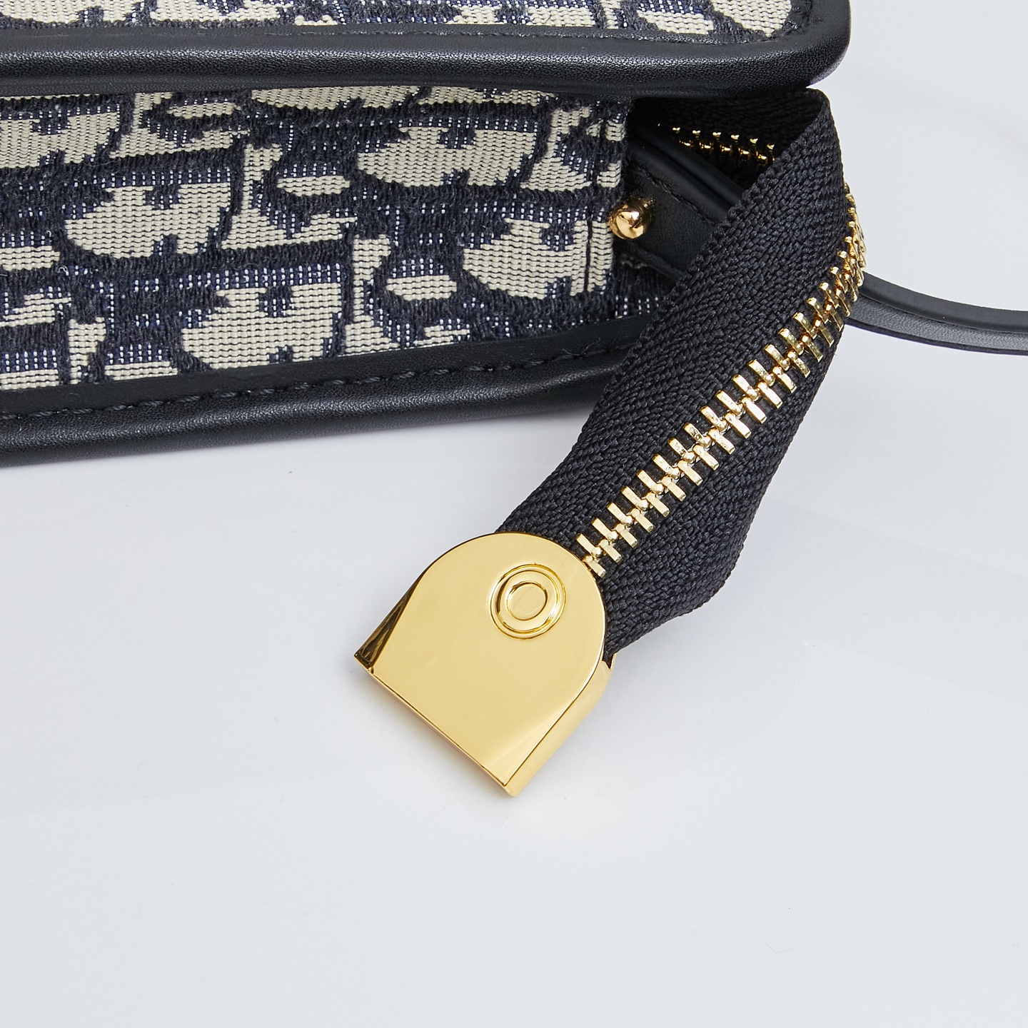 ディオール(Dior) MONTAIGNE POUCH バッグ  ショルダー 27 x 20 x 6cm