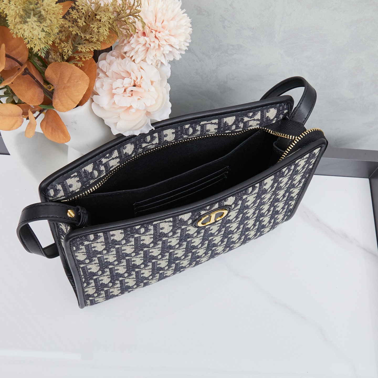 ディオール(Dior) MONTAIGNE POUCH バッグ  ショルダー 27 x 20 x 6cm