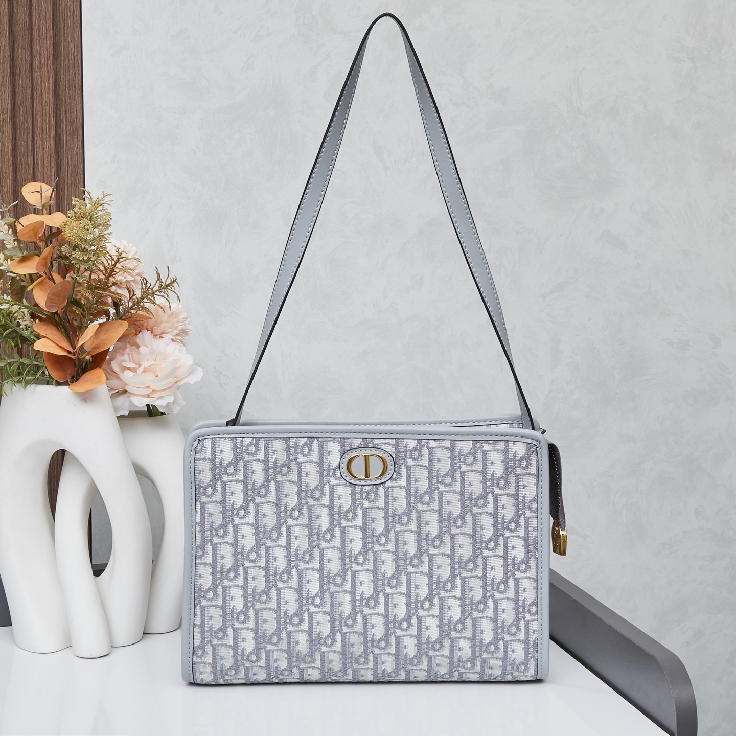 ディオール(Dior) MONTAIGNE POUCH バッグ  ショルダー 27 x 20 x 6cm