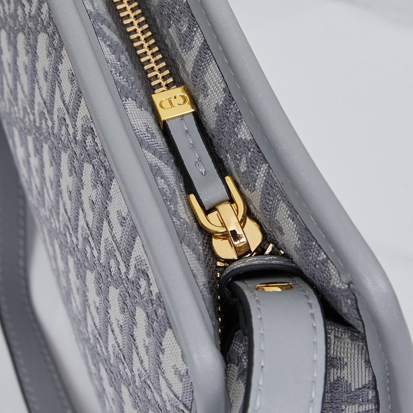 ディオール(Dior) MONTAIGNE POUCH バッグ  ショルダー 27 x 20 x 6cm