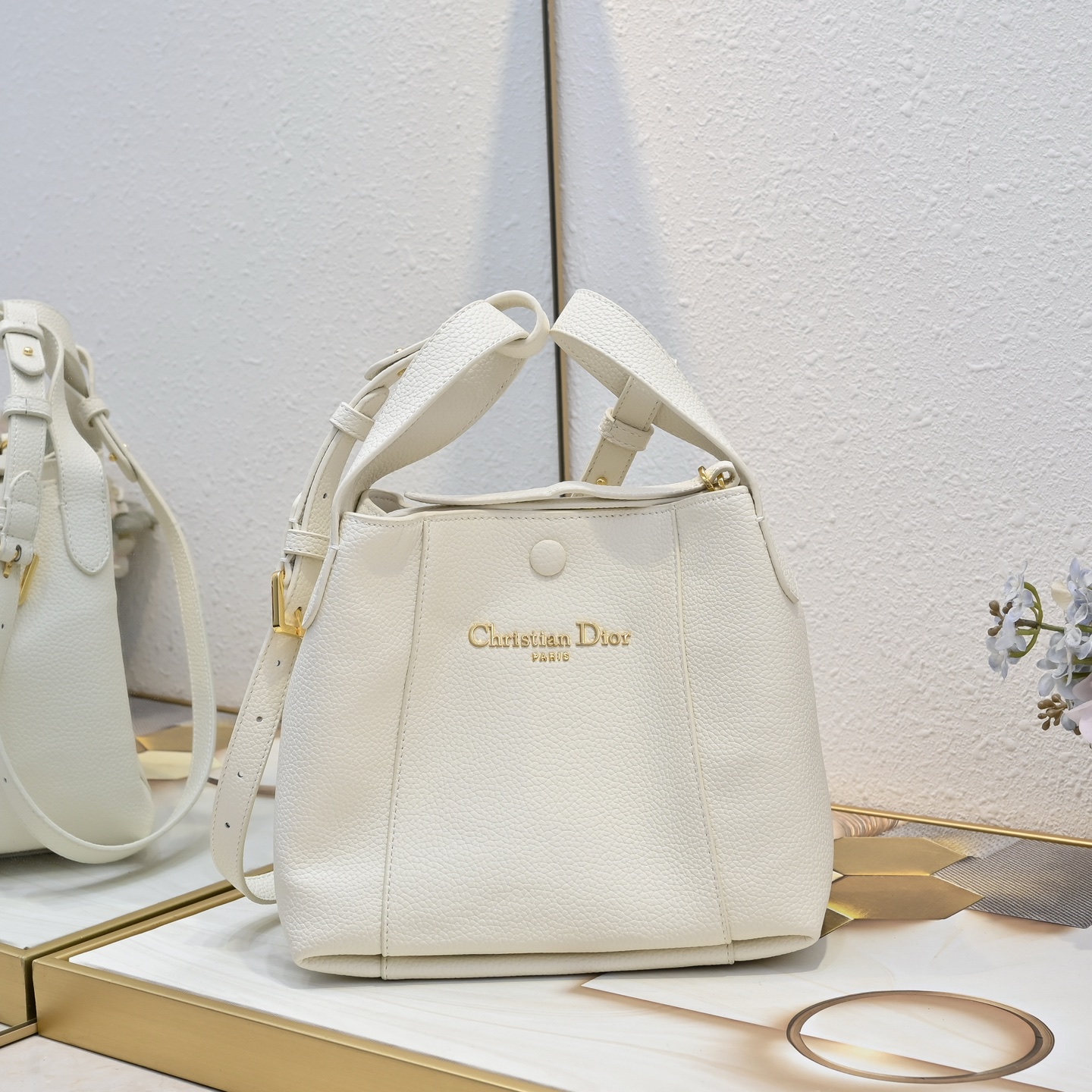 ディオール(Dior) MONTAIGNE POUCH バッグ  ショルダー 21x19 x11cm