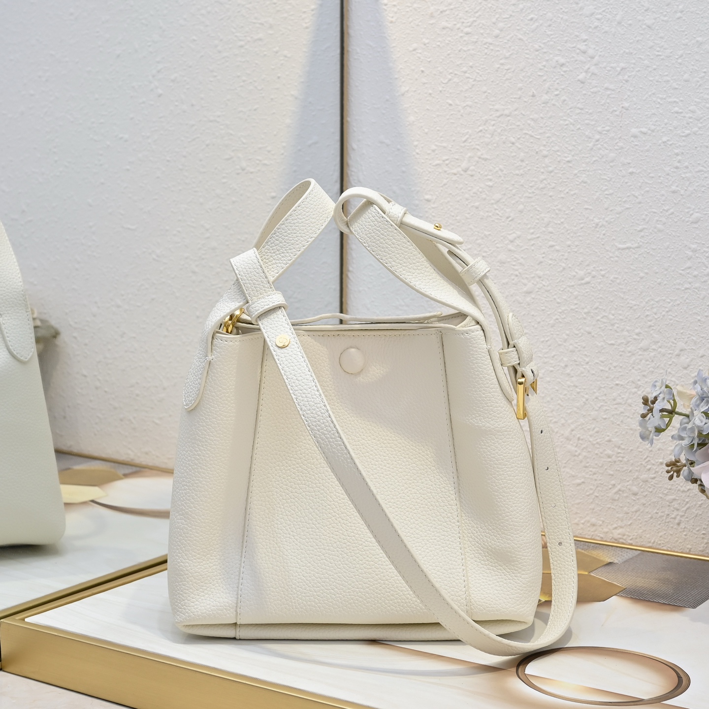 ディオール(Dior) MONTAIGNE POUCH バッグ  ショルダー 21x19 x11cm