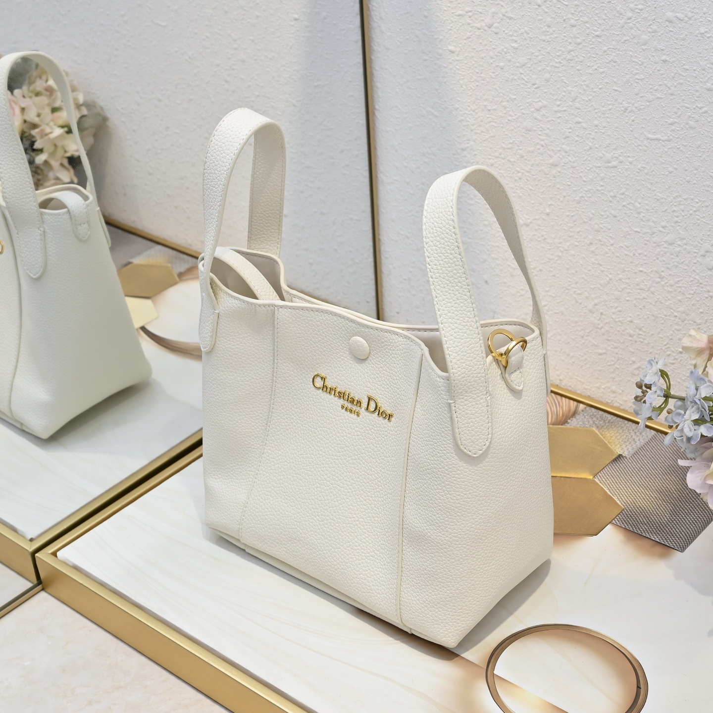 ディオール(Dior) MONTAIGNE POUCH バッグ  ショルダー 21x19 x11cm