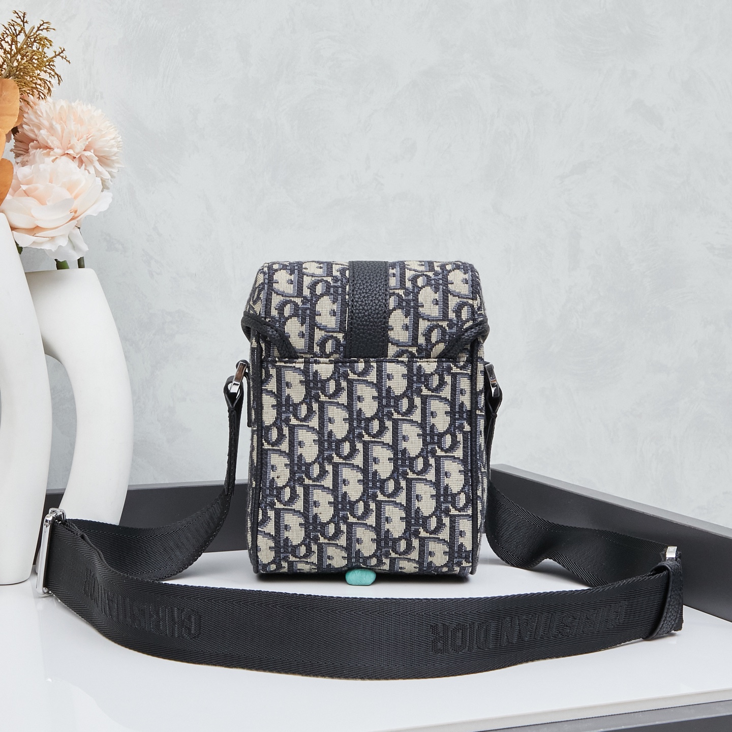 ディオール(Dior)新作 斜 めがけ バッグ  13 x 19 x 7cm