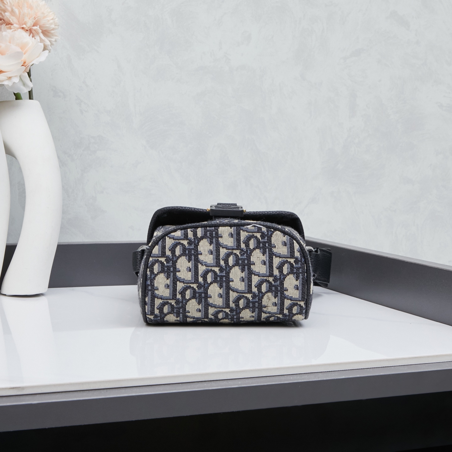 ディオール(Dior)新作 斜 めがけ バッグ  13 x 19 x 7cm