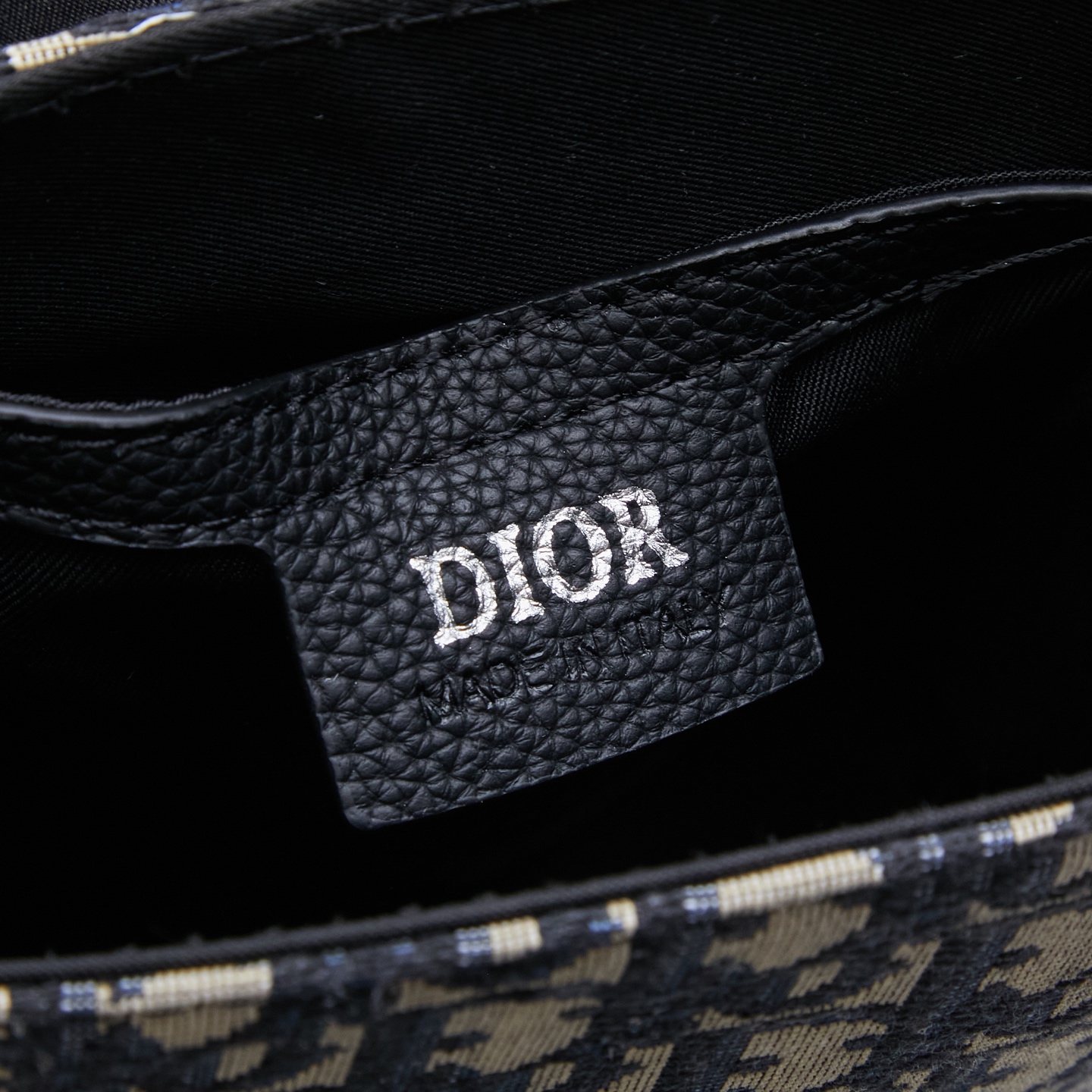 ディオール(Dior)新作 斜 めがけ バッグ  13 x 19 x 7cm