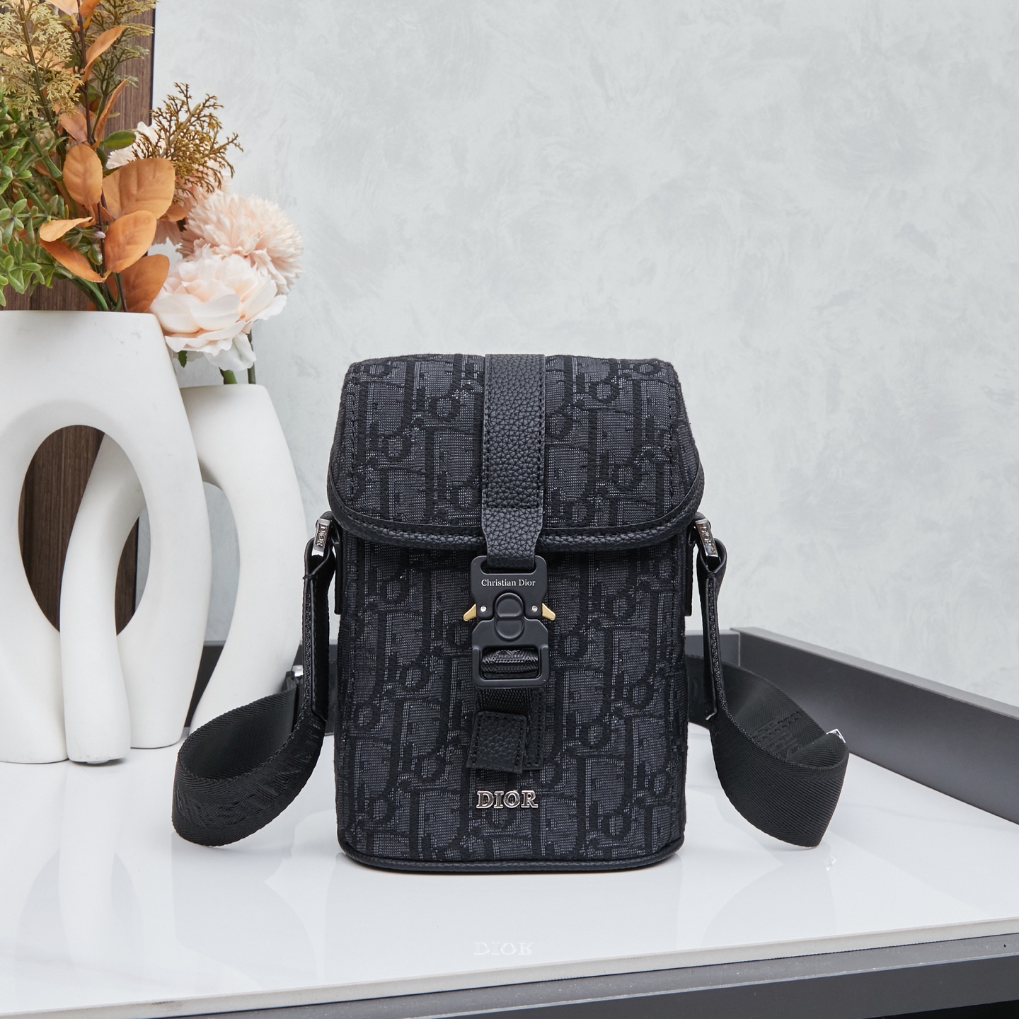 ディオール(Dior)新作 斜 めがけ バッグ  13 x 19 x 7cm