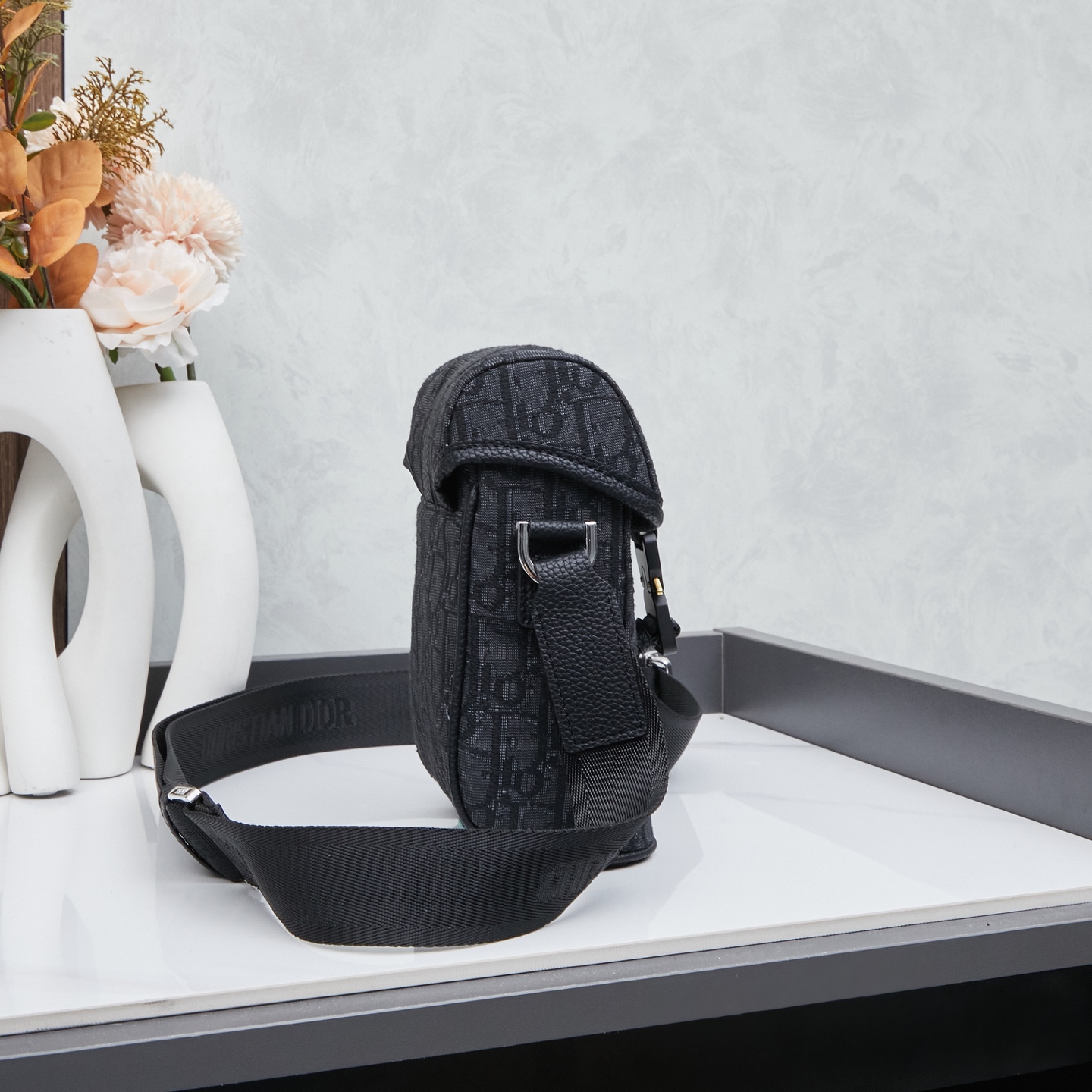 ディオール(Dior)新作 斜 めがけ バッグ  13 x 19 x 7cm