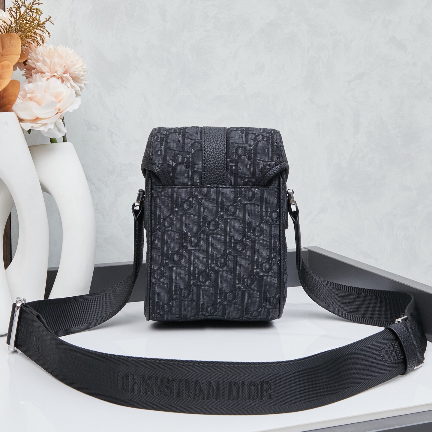 ディオール(Dior)新作 斜 めがけ バッグ  13 x 19 x 7cm